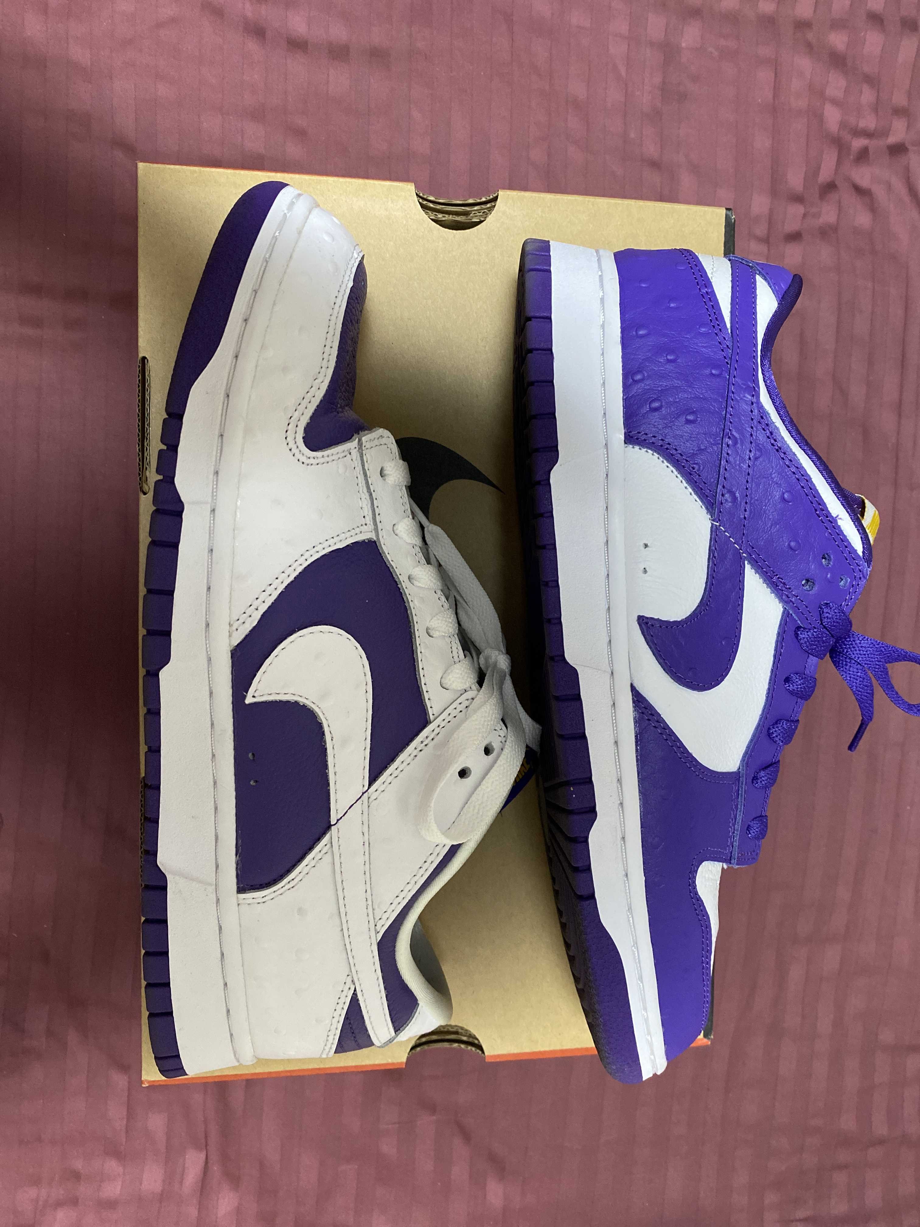 Nike Women's Dunk Low "Made You Look"