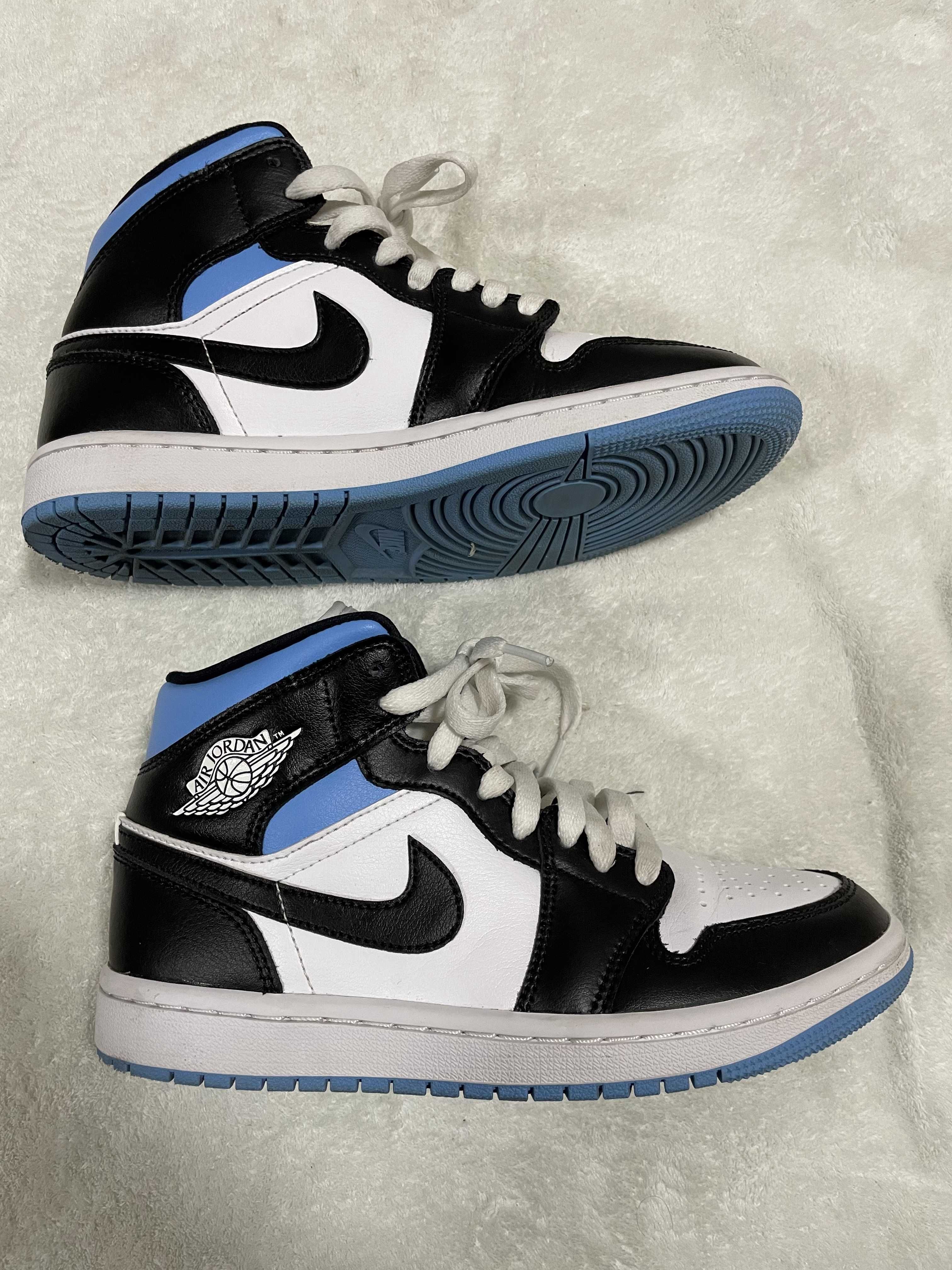 Nike Women's Air Jordan 1 Mid "Black/University Blue"