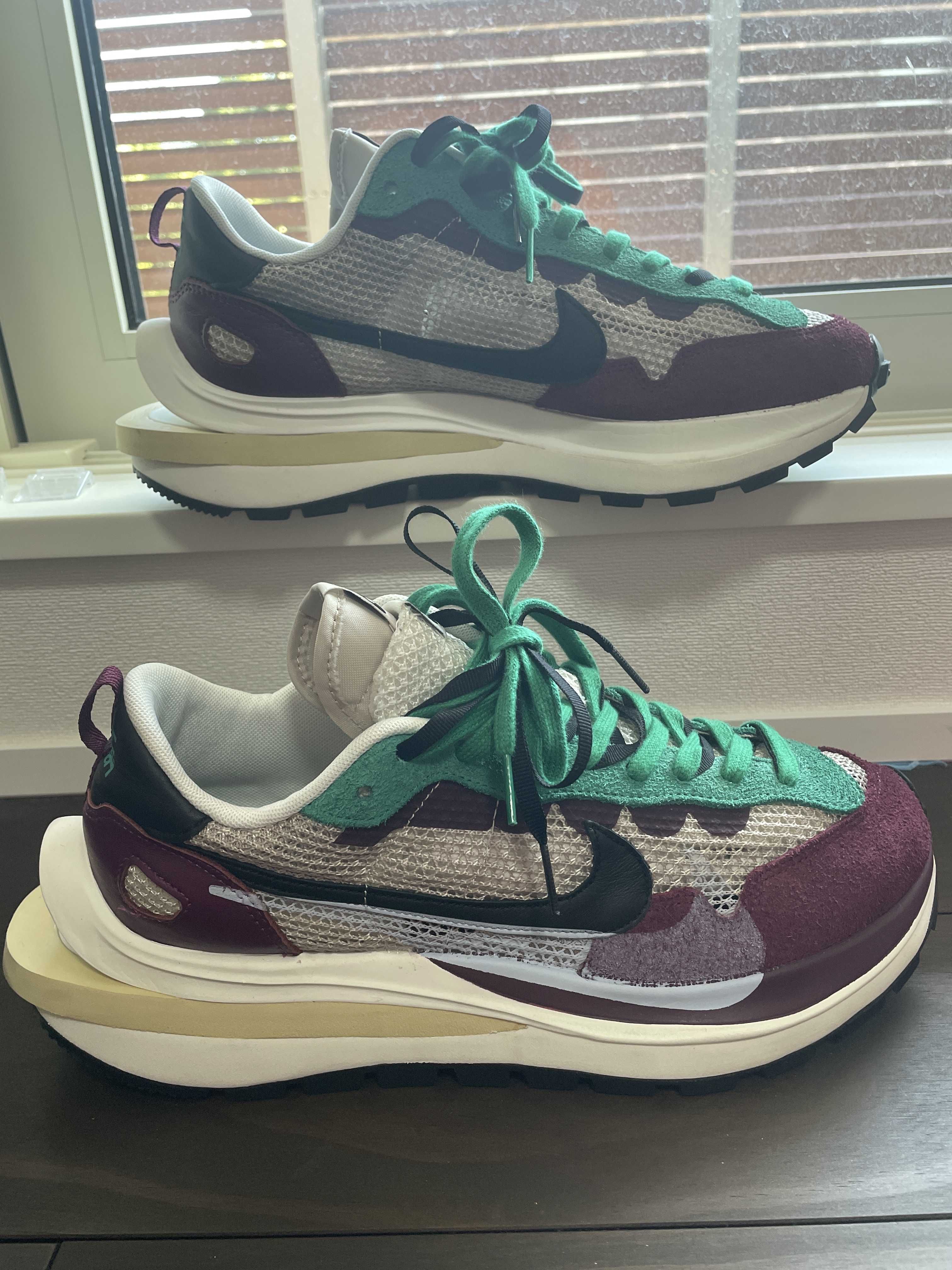sacai × Nike Vapor Waffle "String/Red/Green"