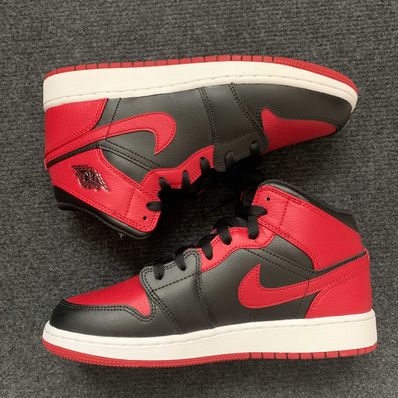 Nike GS Air Jordan 1 Mid "Bred"