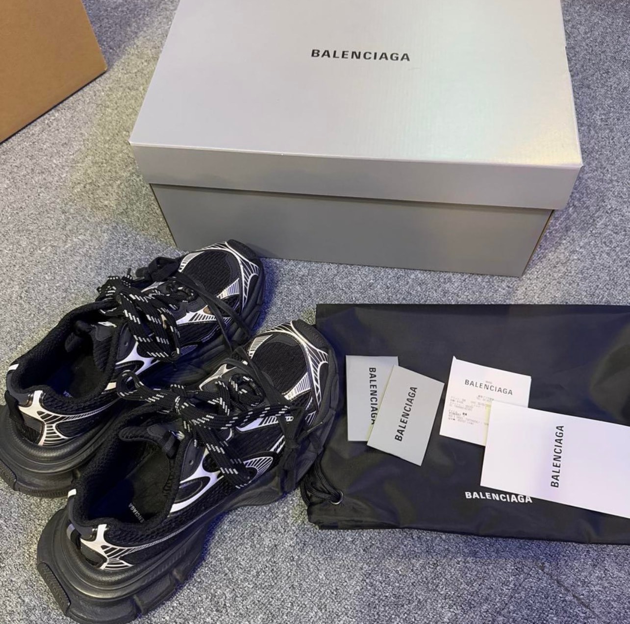 バレンシアガ 3XL スニーカー "ブラック/ホワイト"