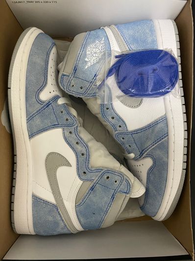 Nike Air Jordan 1 High OG "Hyper Royal"
