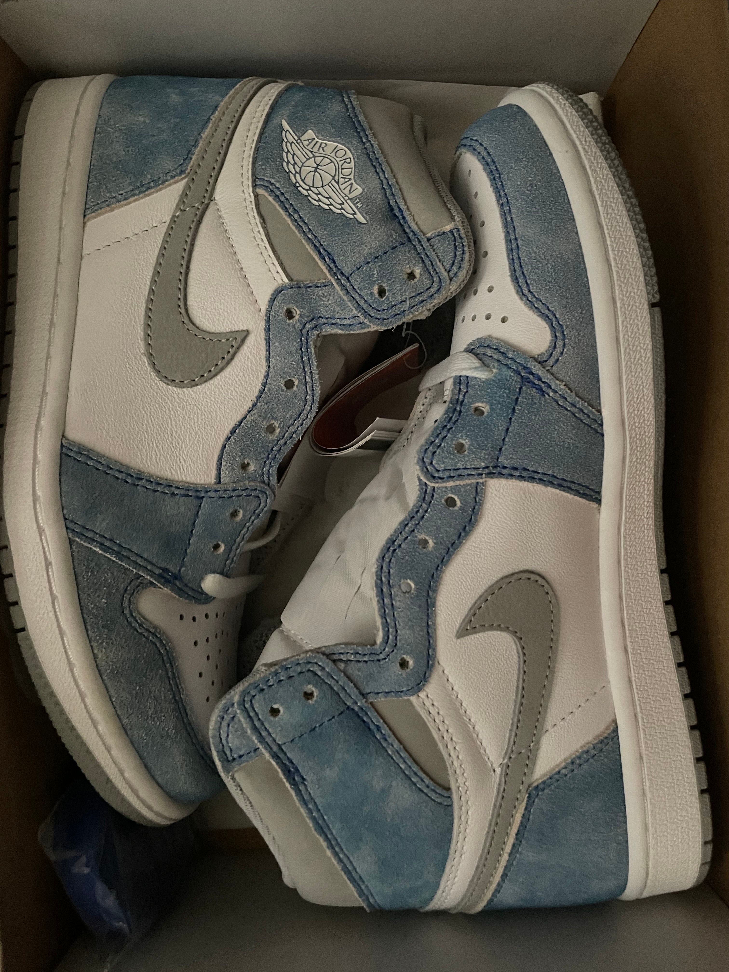 Nike Air Jordan 1 High OG "Hyper Royal"