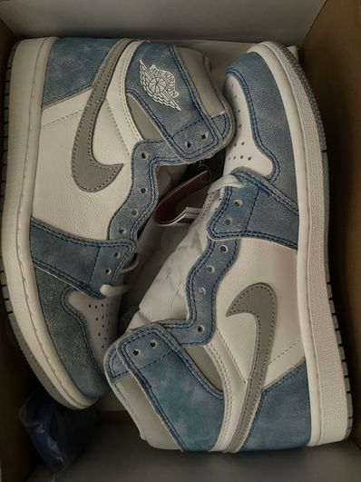 Nike Air Jordan 1 High OG "Hyper Royal"