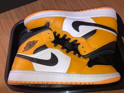 Nike Air Jordan 1 Mid "Taxi"