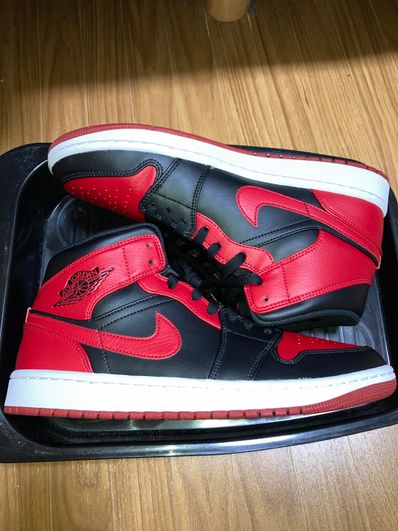 Nike Air Jordan 1 Mid "Bred"