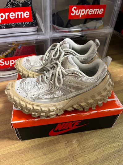 BALENCIAGA Bouncer (Defender) Sneaker "Beige"