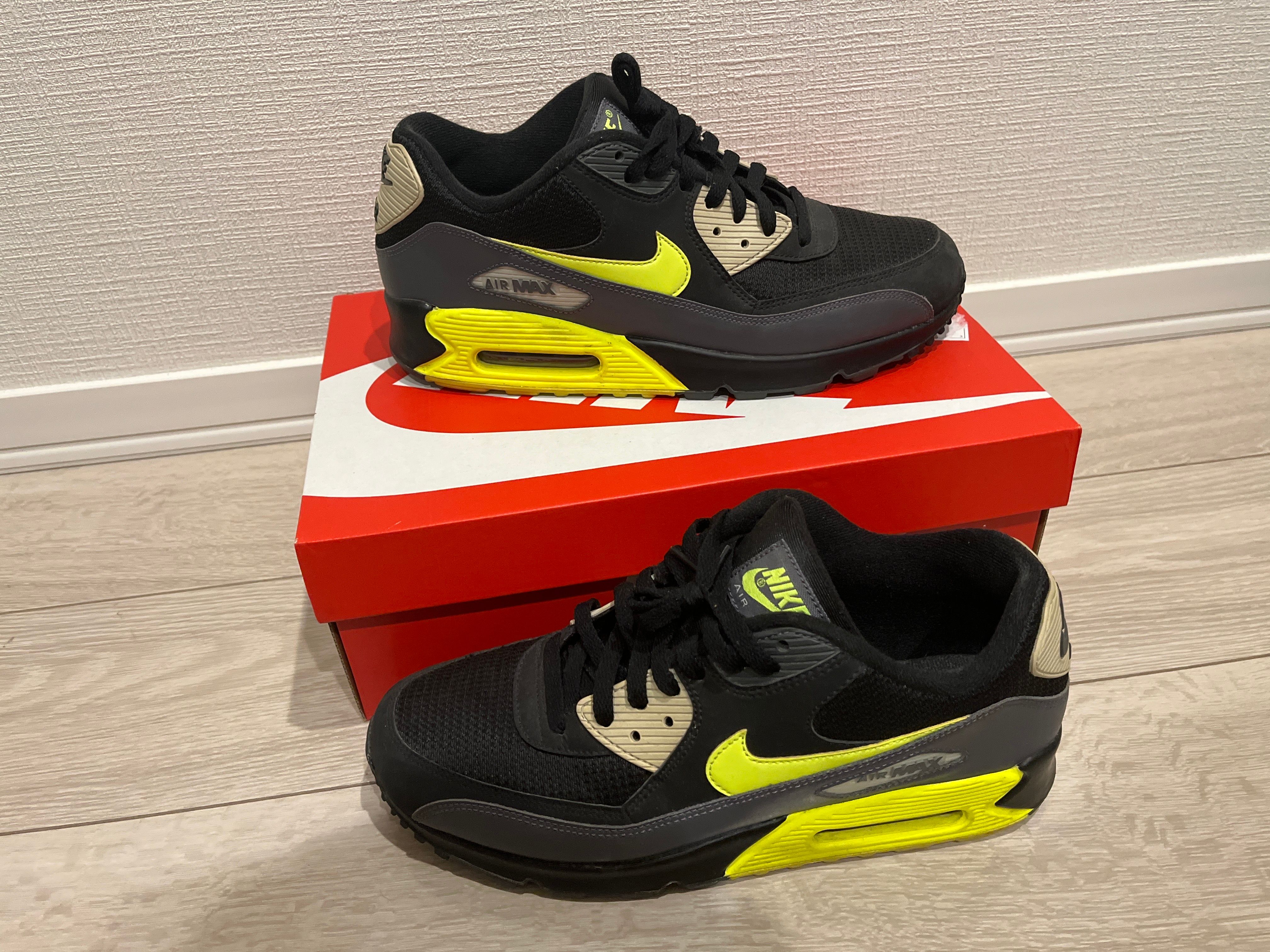 Nike Air Max 90 "Dark Grey/Black/Volt"