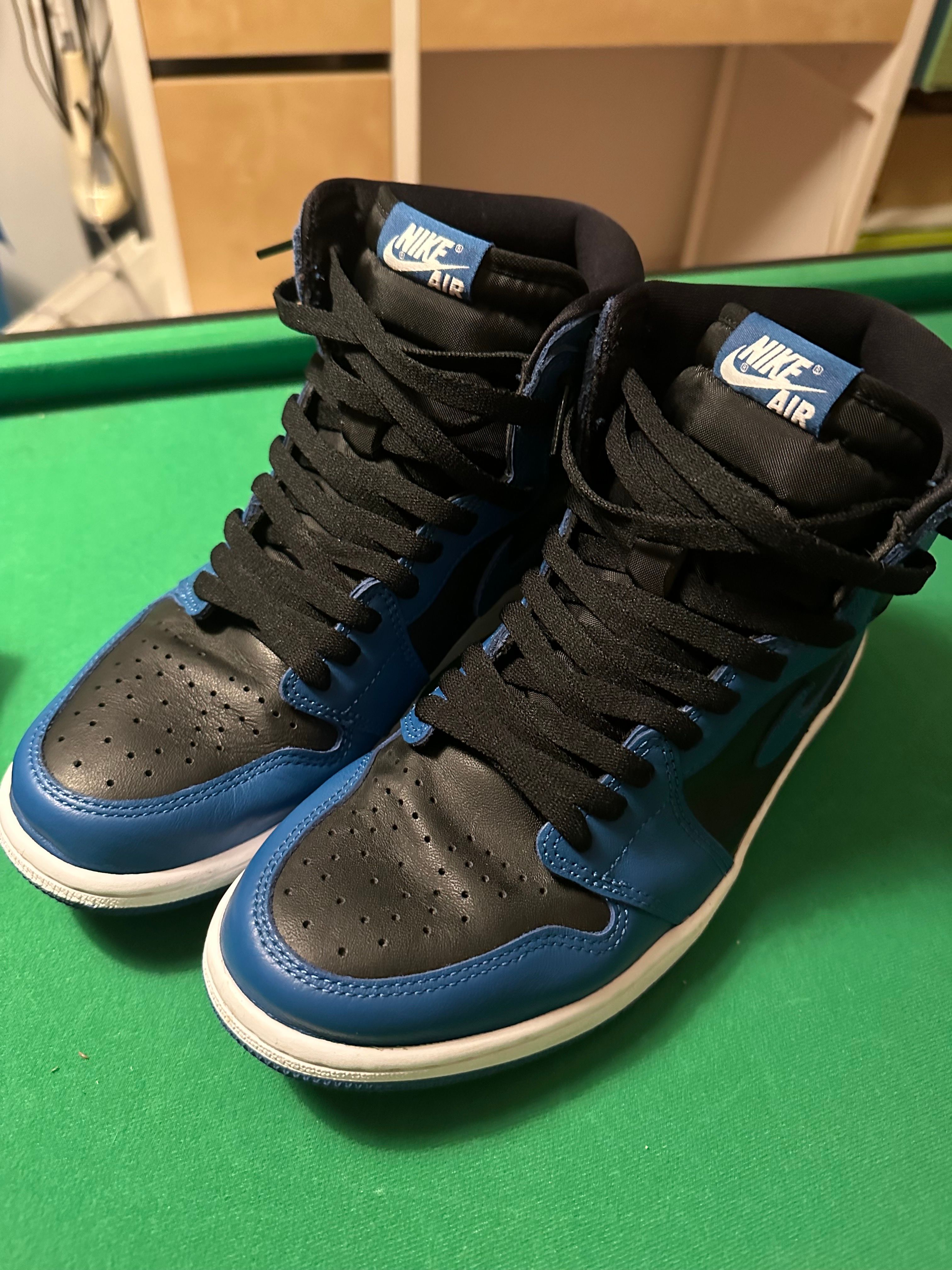Nike Air Jordan 1 Retro High OG "Dark Marina Blue"