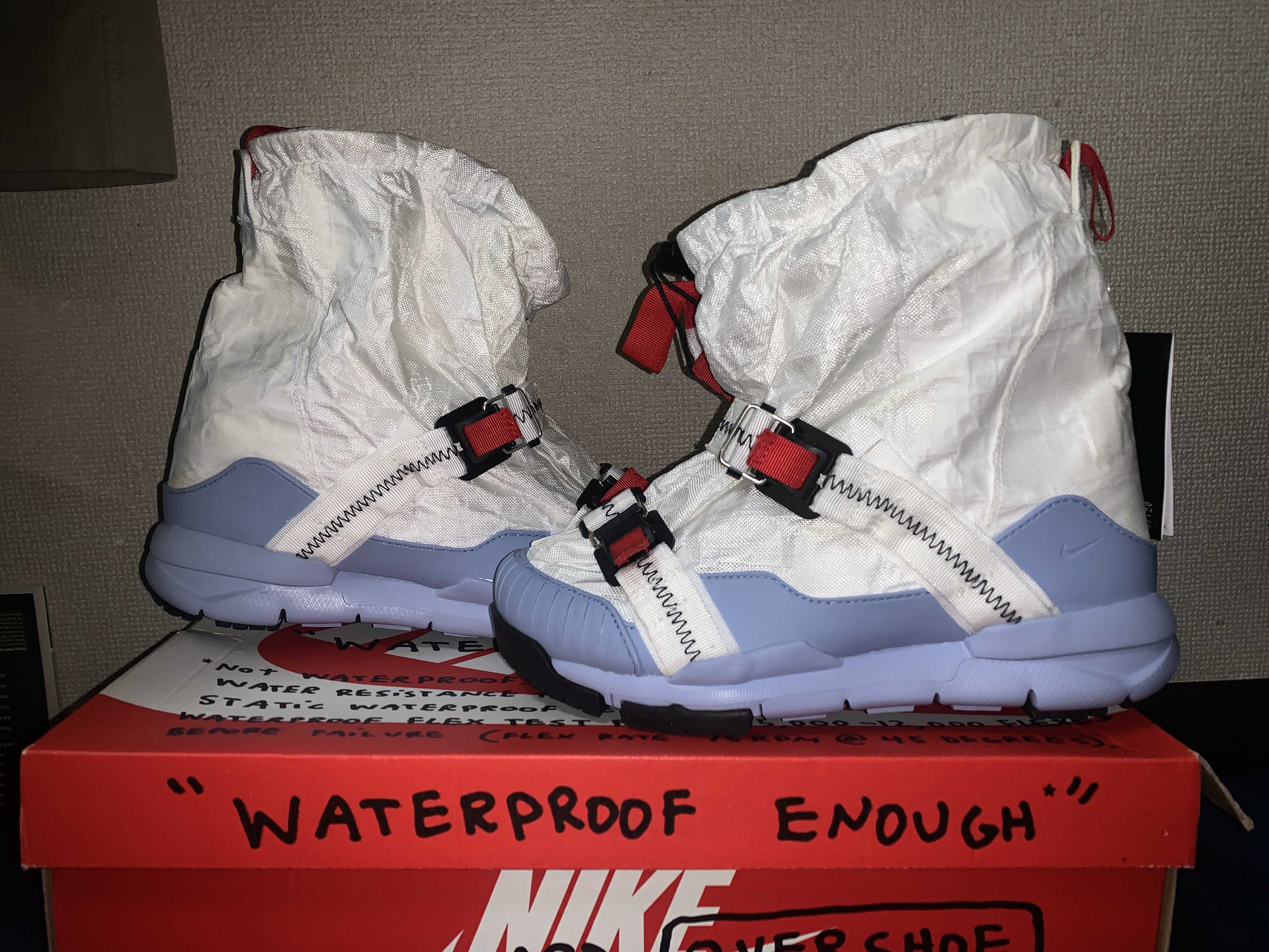 TOM SACHS × NIKE MARSYARD OVERSHOE "WHITE/LIGHT BLUE"