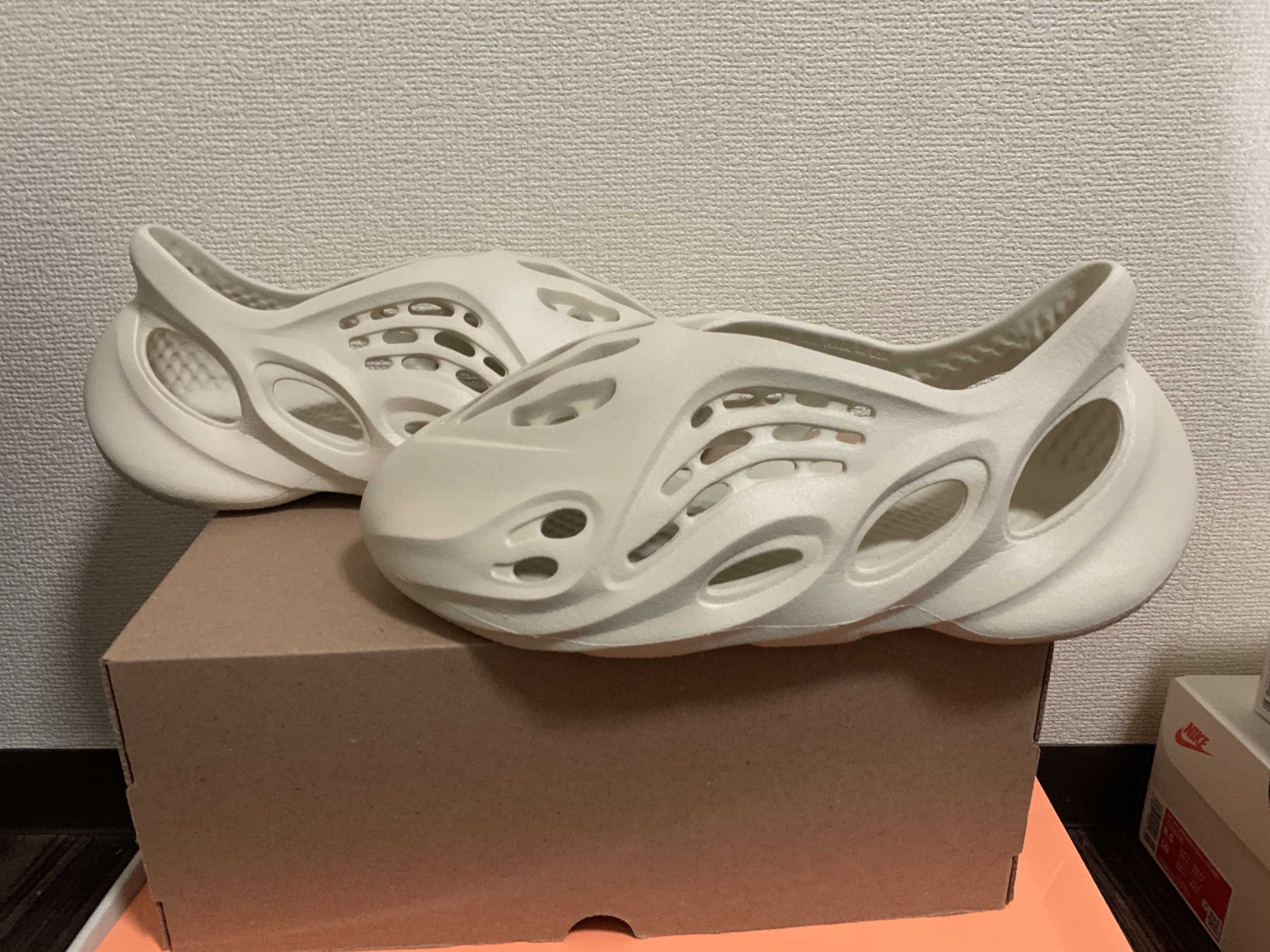 adidas YEEZY Foam Runner "Sand"