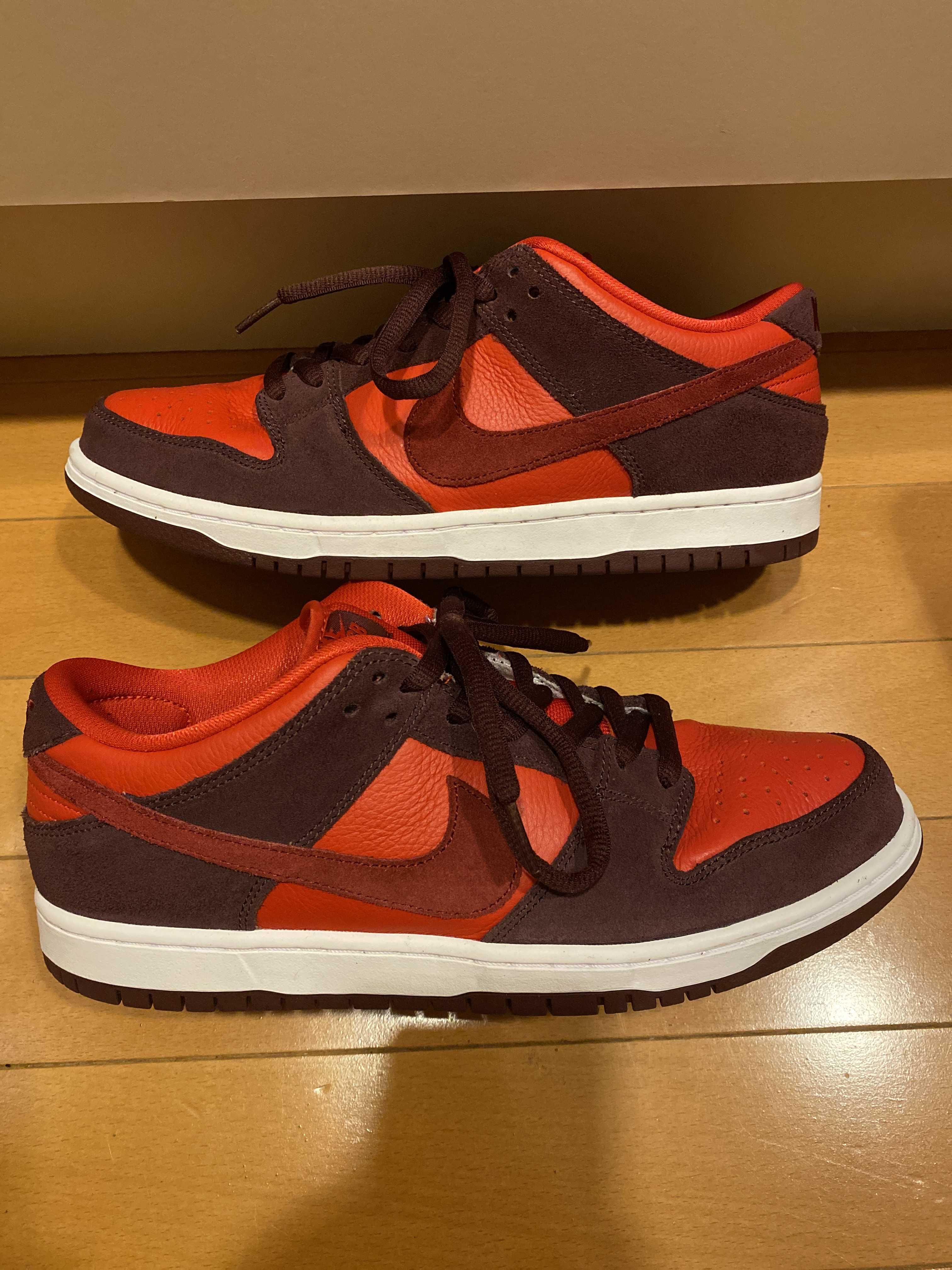 Nike SB Dunk Low "Cherry"