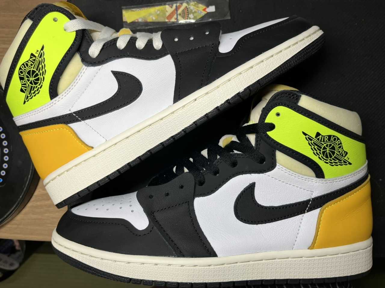 Nike Air Jordan 1 High OG "Volt Gold"
