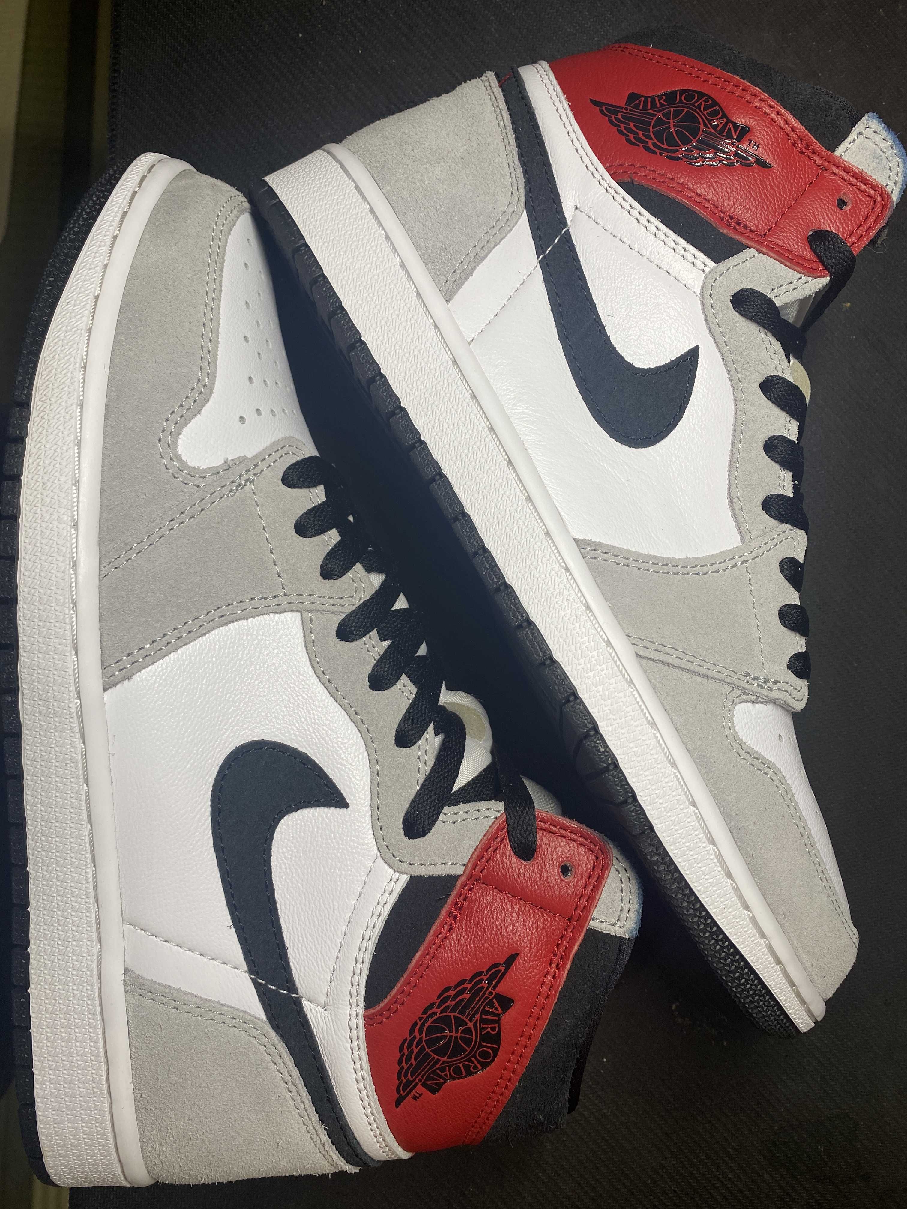 Nike Air Jordan 1 High OG "White/Black/Light Smoke Grey"