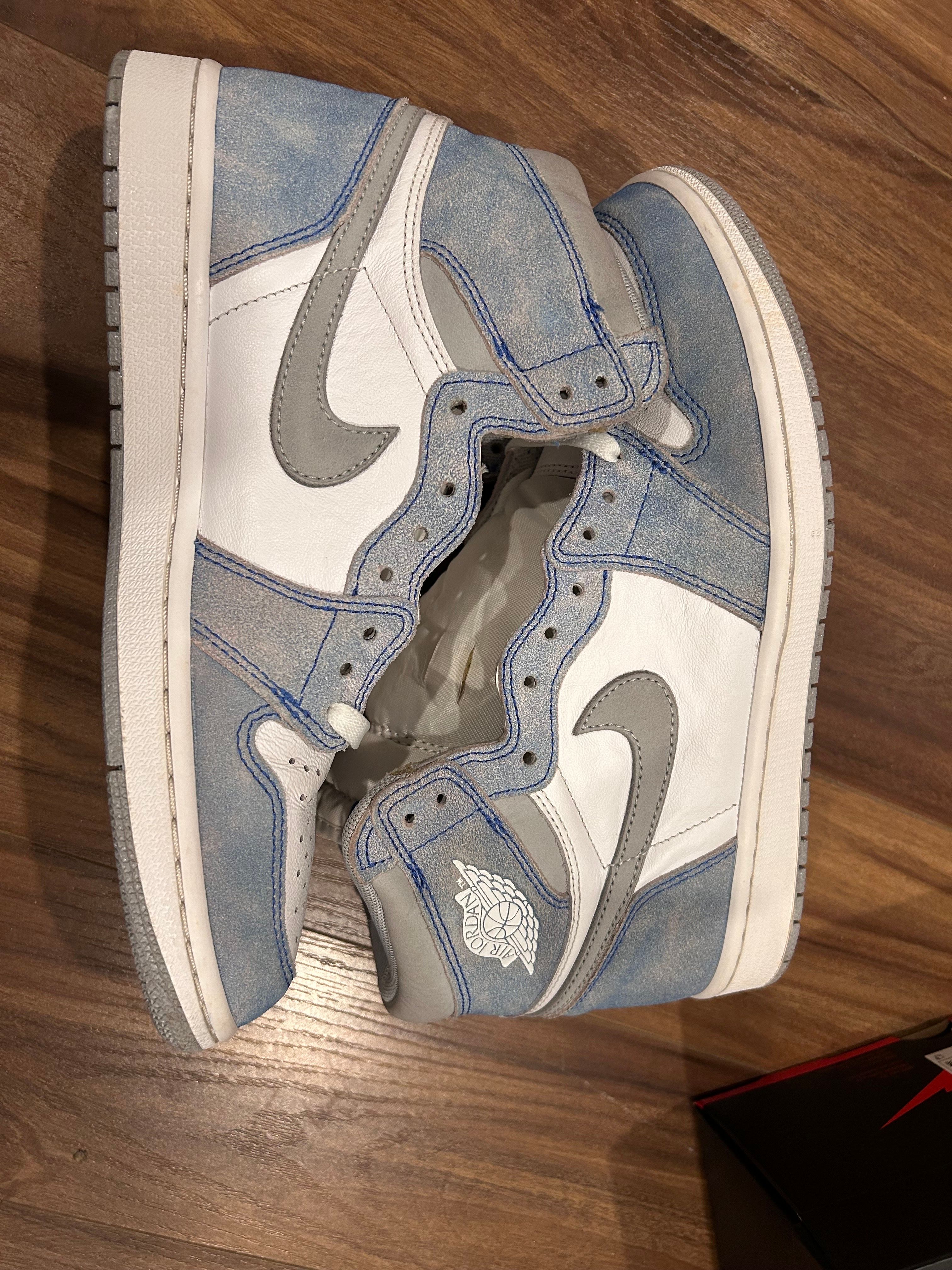 Nike Air Jordan 1 High OG "Hyper Royal"