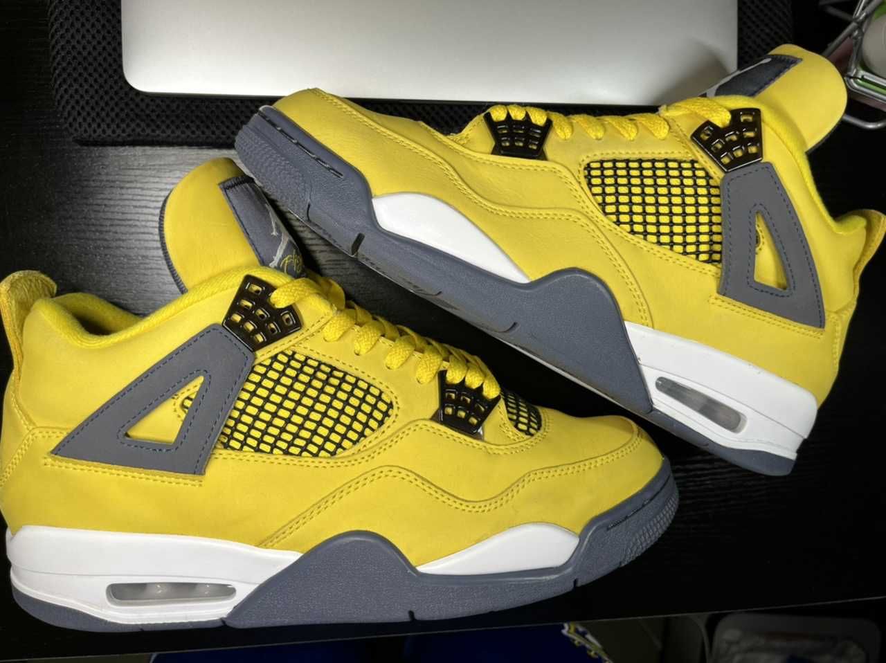 Nike Air Jordan 4 "Tour Yellow"