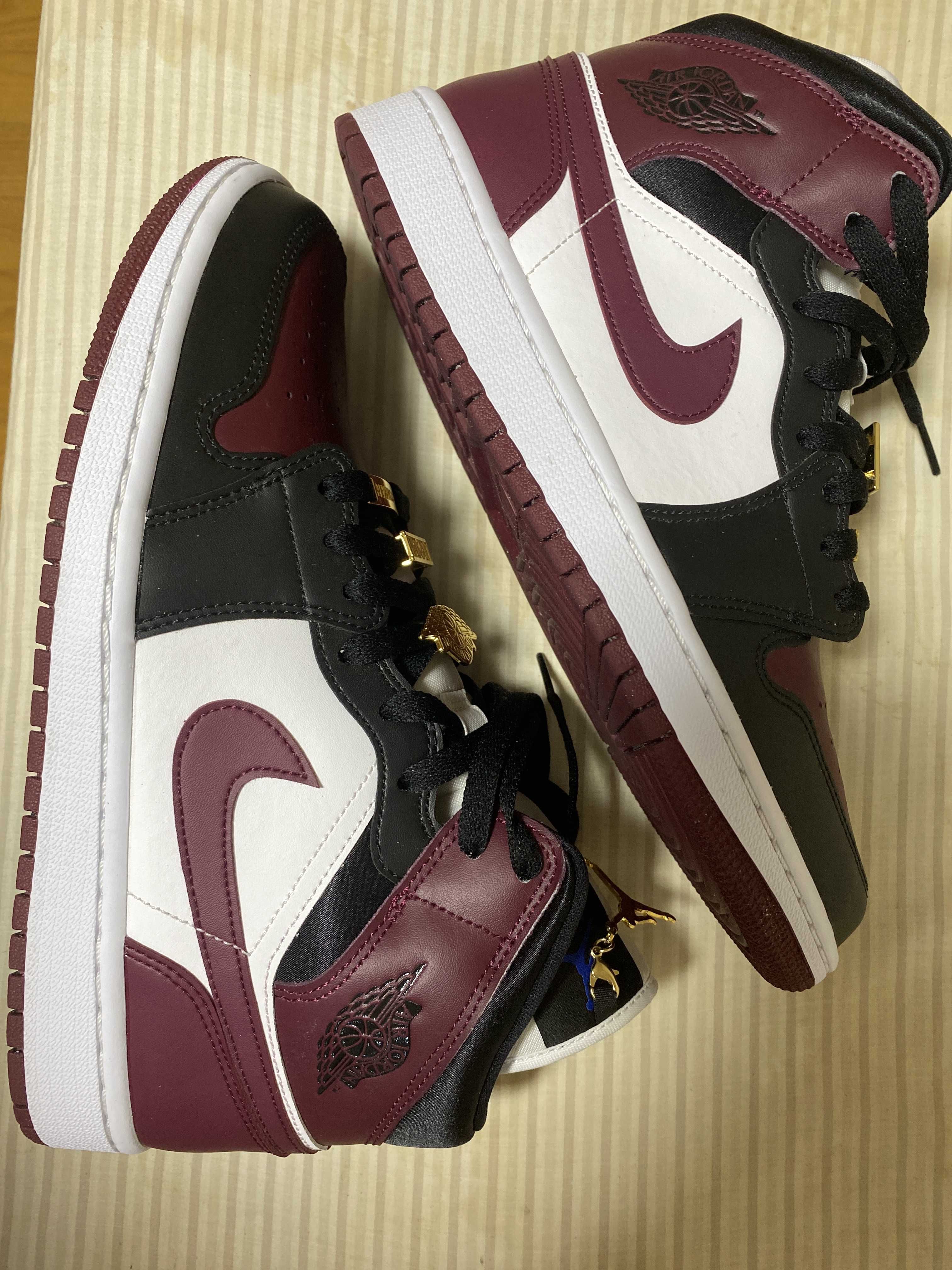 NIKE Women's AIR JORDAN 1 MID "DARK BEETROOT"