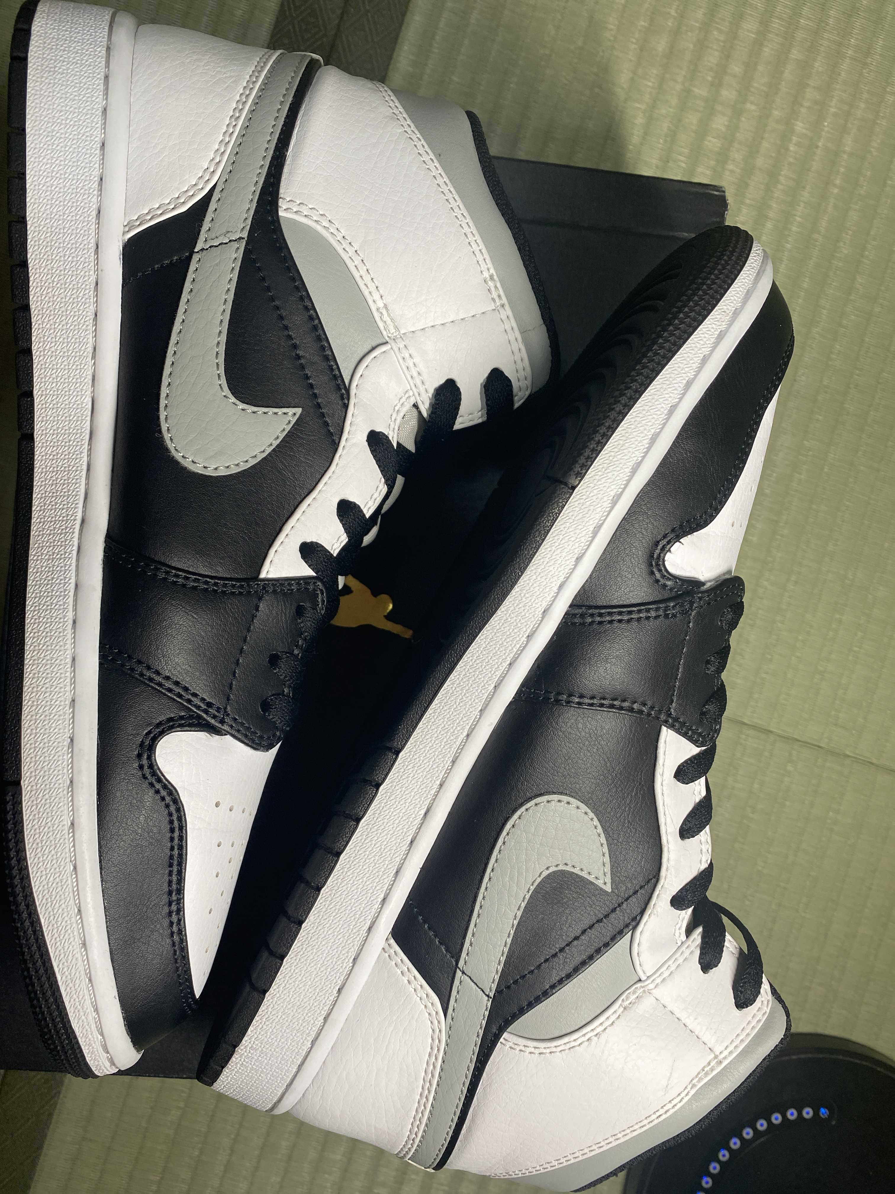 NIKE AIR JORDAN 1 MID "WHITE SHADOW"