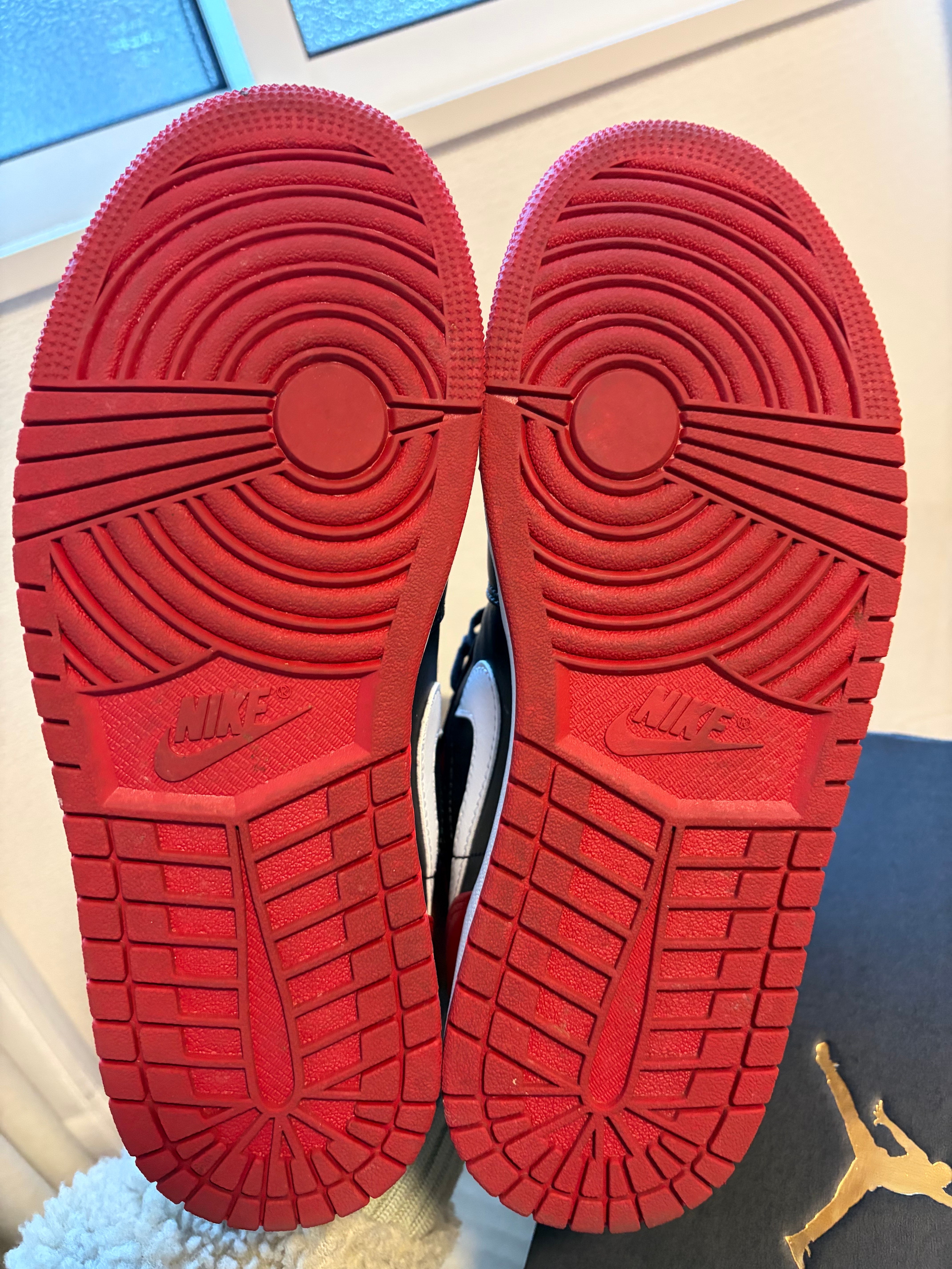 ナイキ エアジョーダン1 ロー "ブレッド"