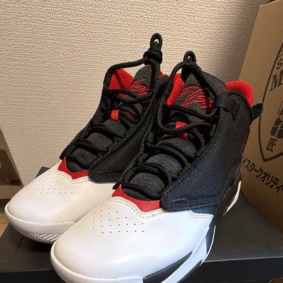 Nike Jordan Max Aura 4 "Black/White/Gym Red"