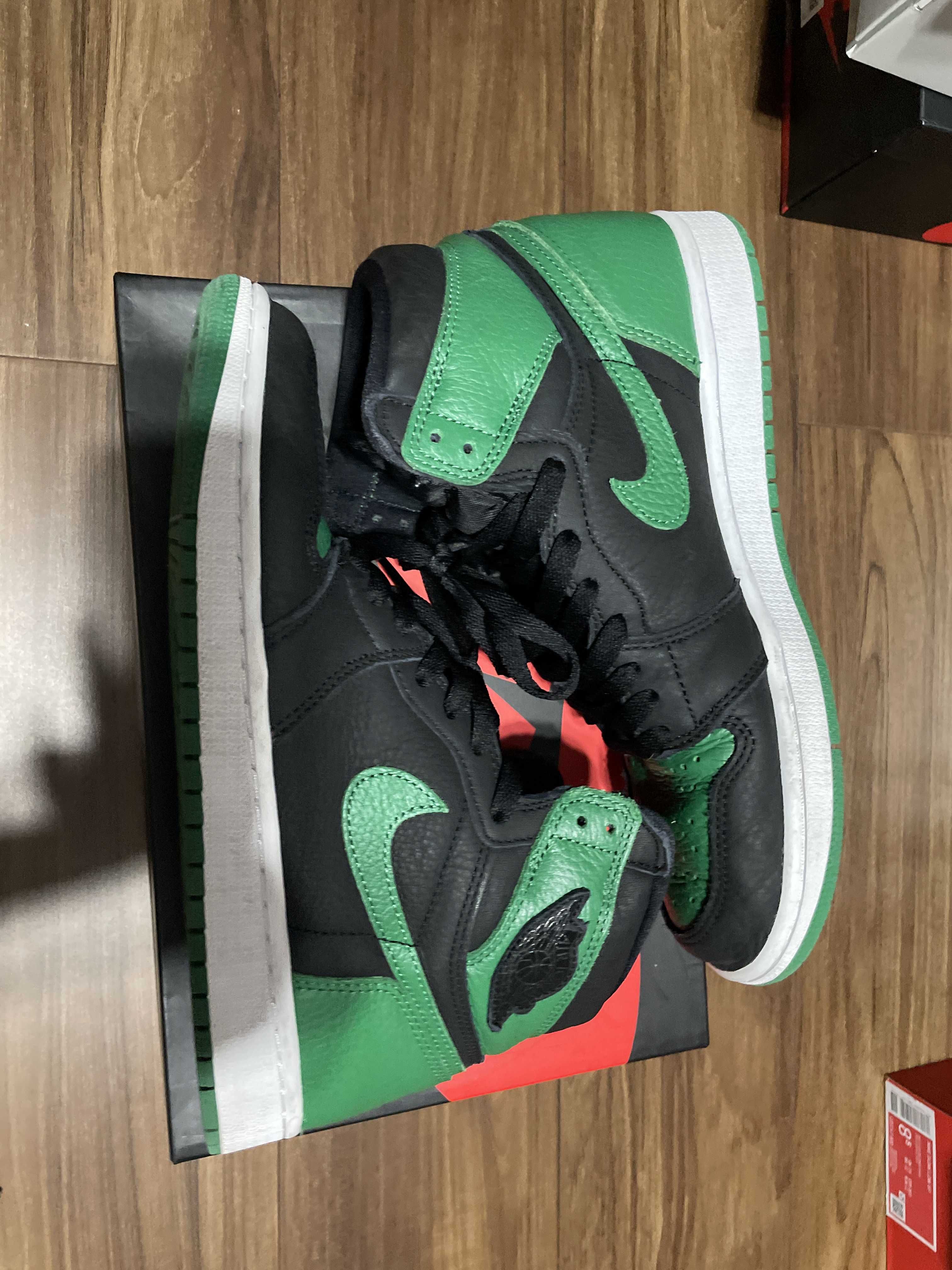 Nike Air Jordan 1 Retro High OG "Black/Pine Green" (2020)