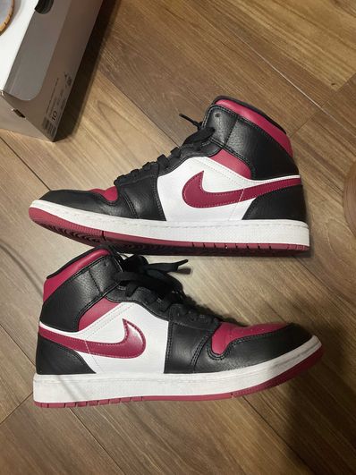 NIKE AIR JORDAN 1 MID "BLACK/RED/WHITE"