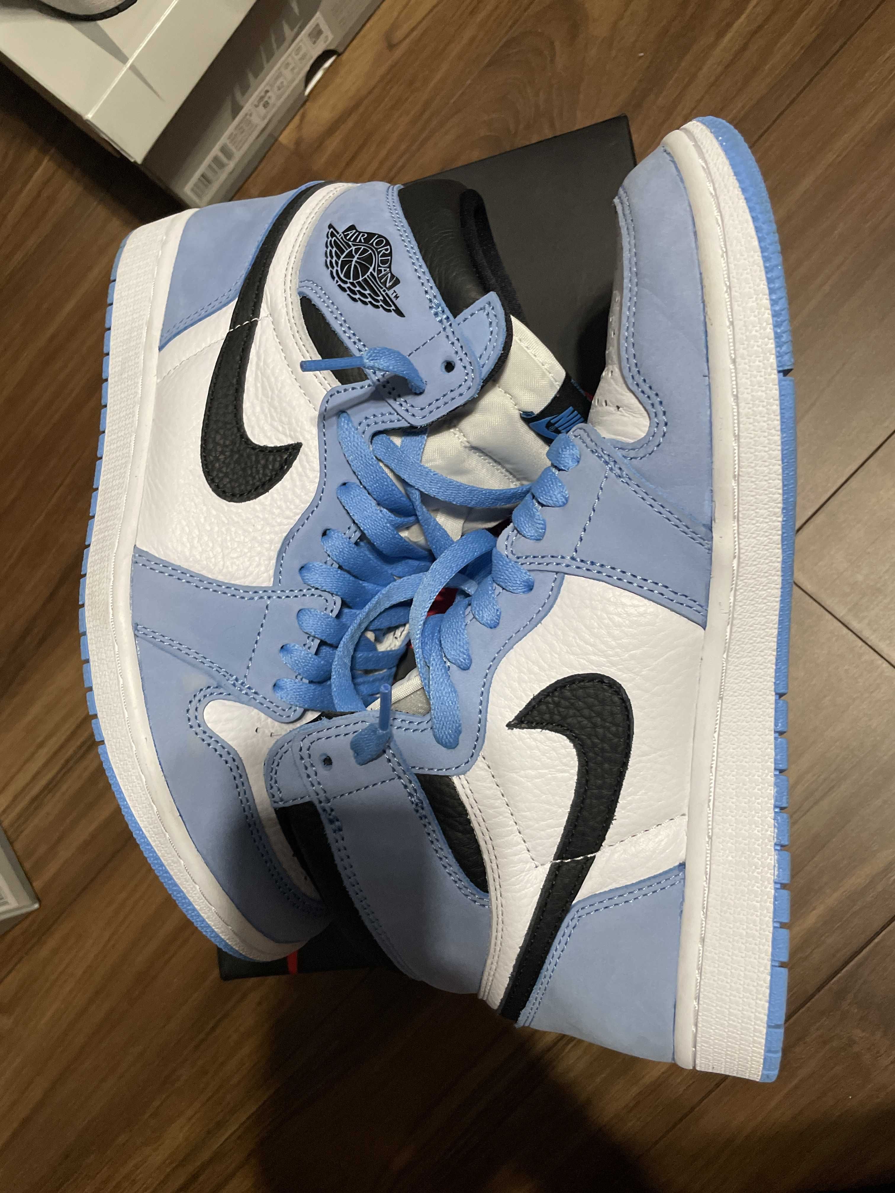 Nike Air Jordan 1 High OG "University Blue"