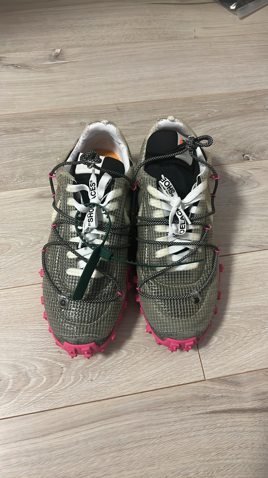 Off-White × Nike Women's Waffle Racer "Vivid Black"