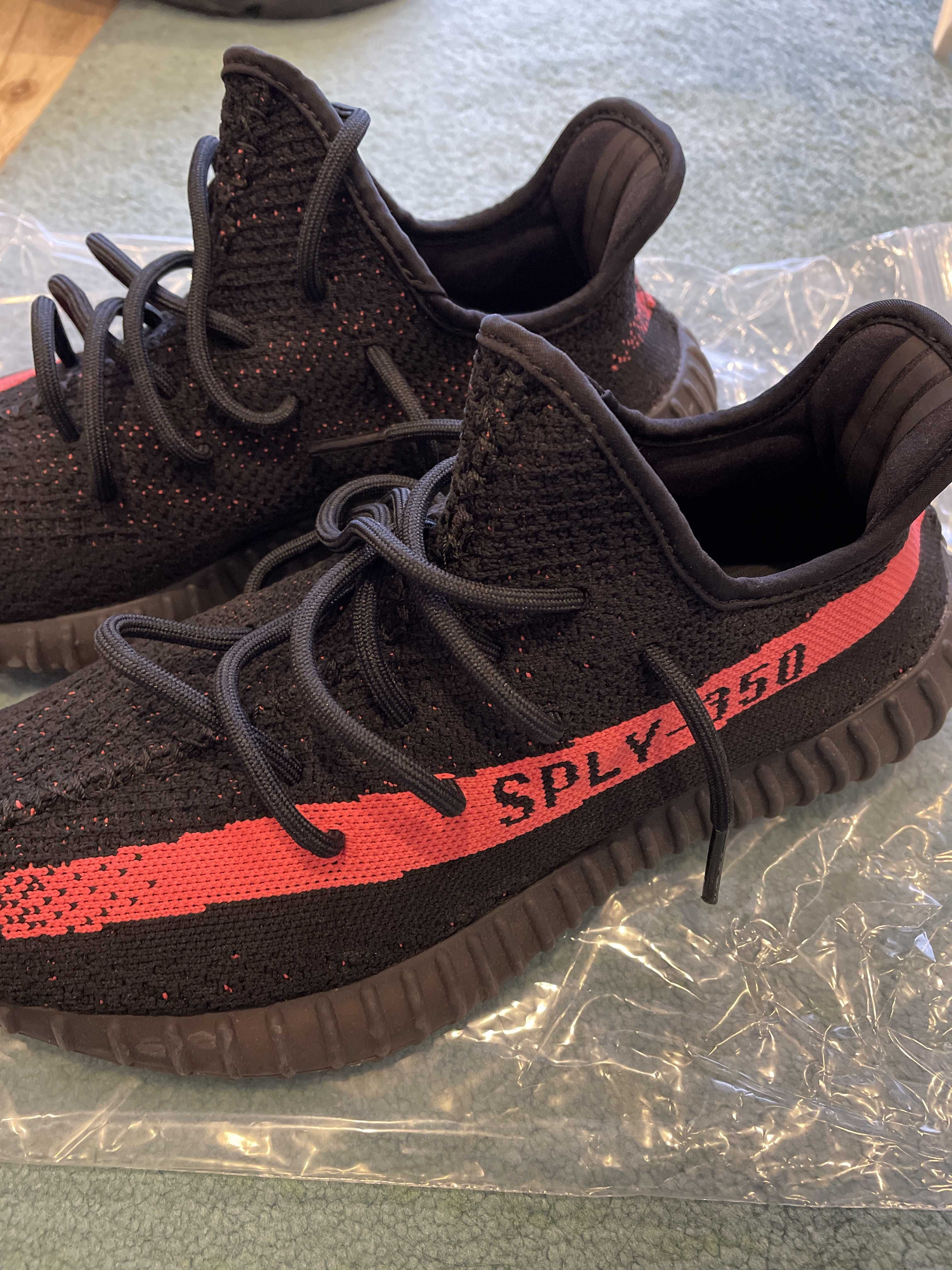 adidas YEEZY Boost 350 V2 "Core Black/Red"