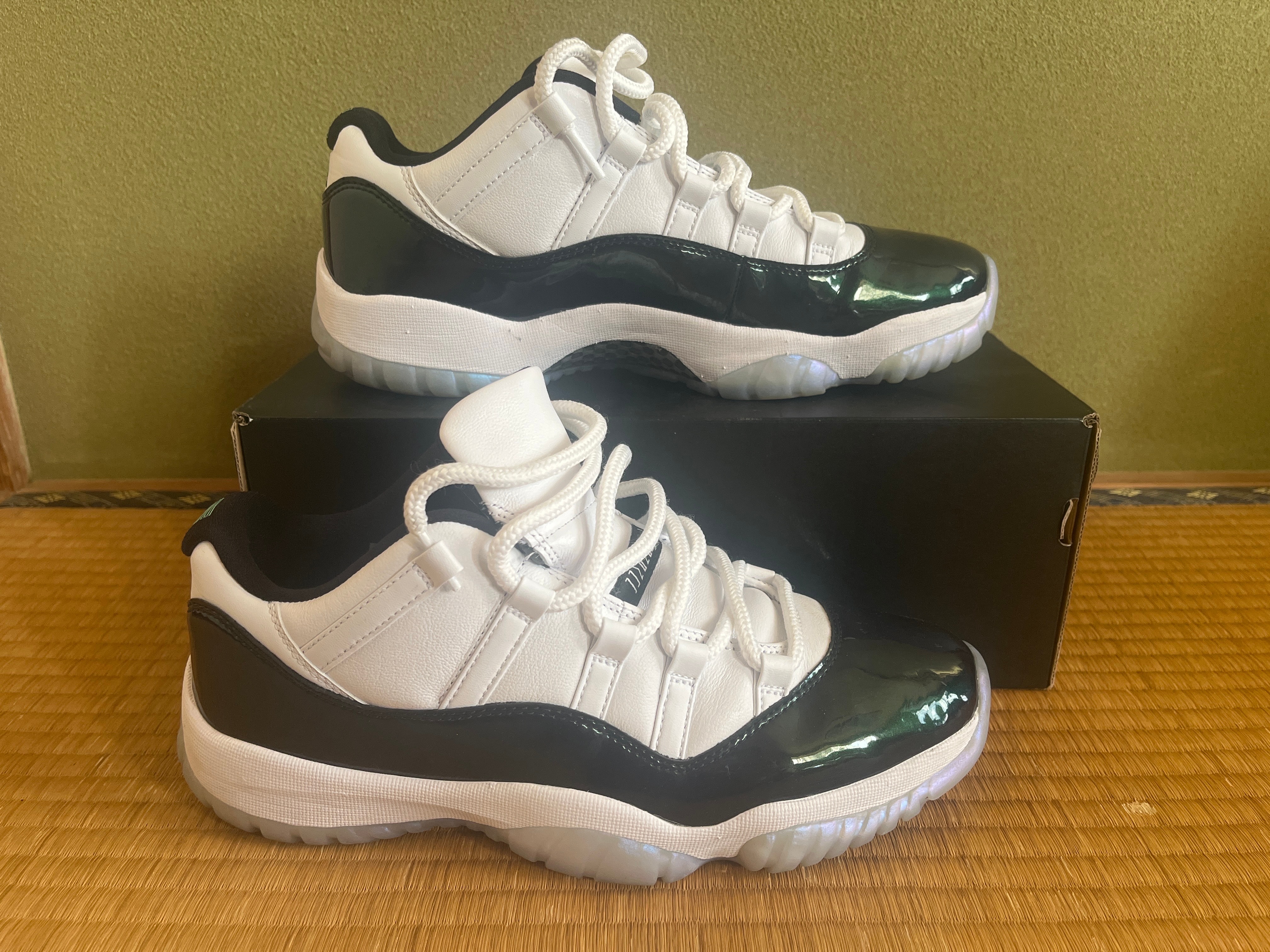 NIKE AIR JORDAN 11 LOW EASTER