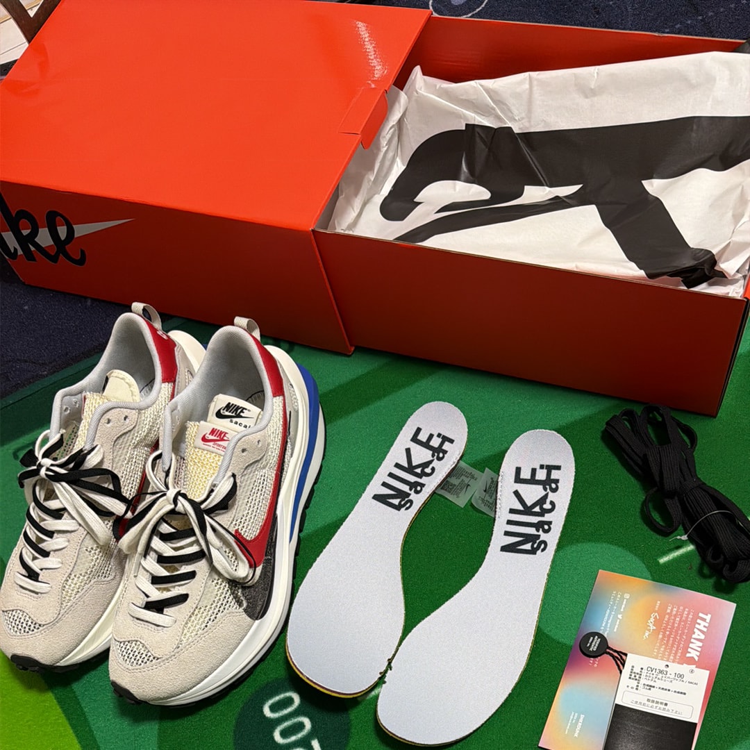 sacai × Nike Vapor Waffle "Royal Fuchsia"