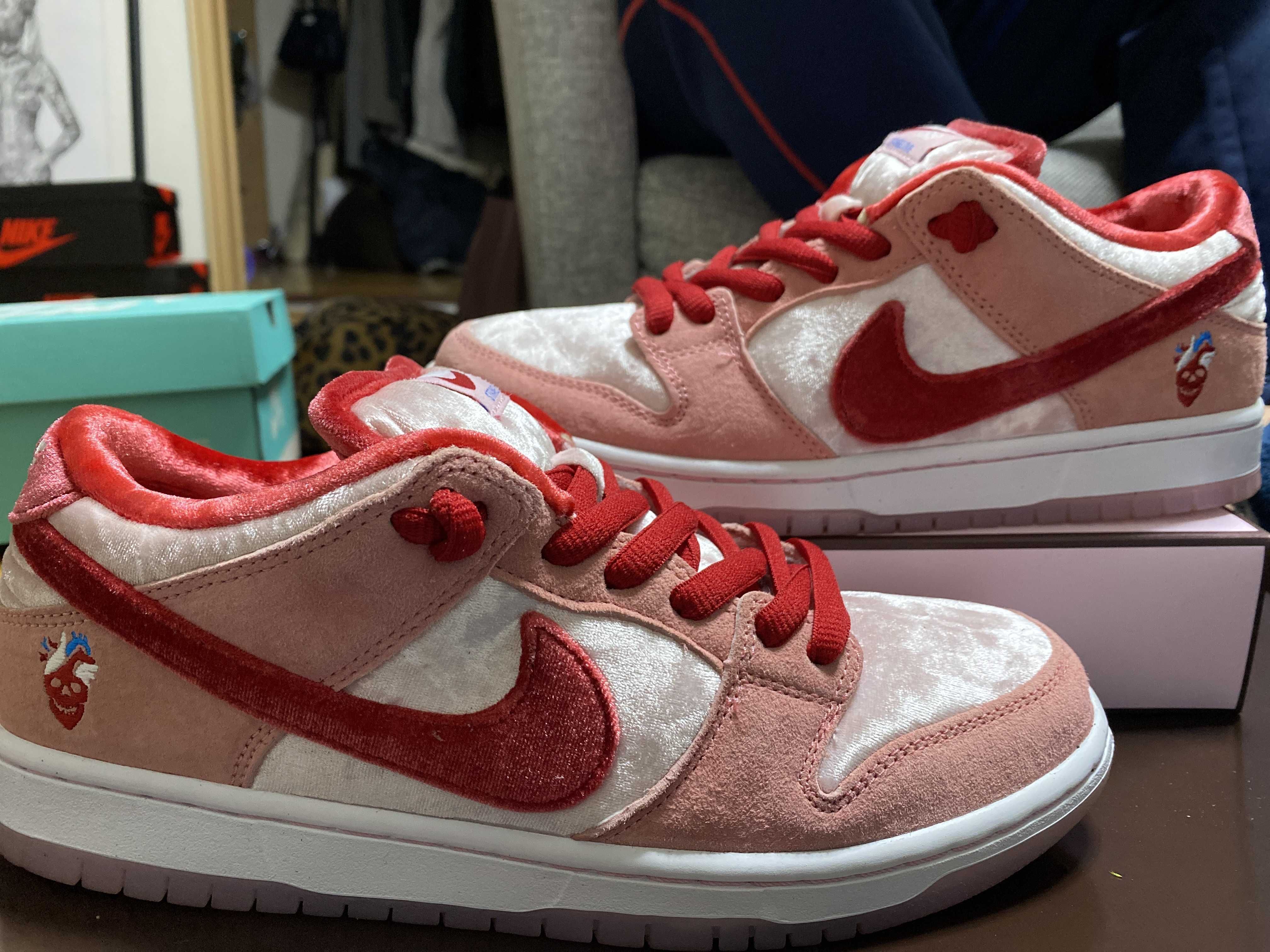 Strangelove × Nike SB Dunk Low "Valentine’s Day"
