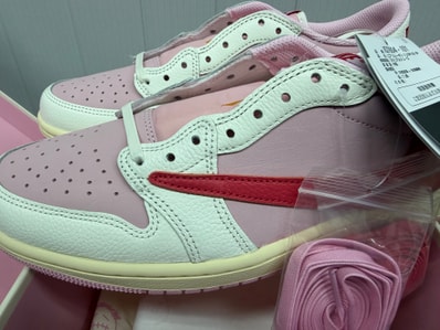 Travis Scott × Nike Air Jordan 1 Retro Low OG "Sail/Tropical Pink"