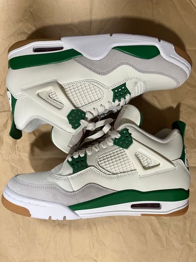 Nike SB × Air Jordan 4