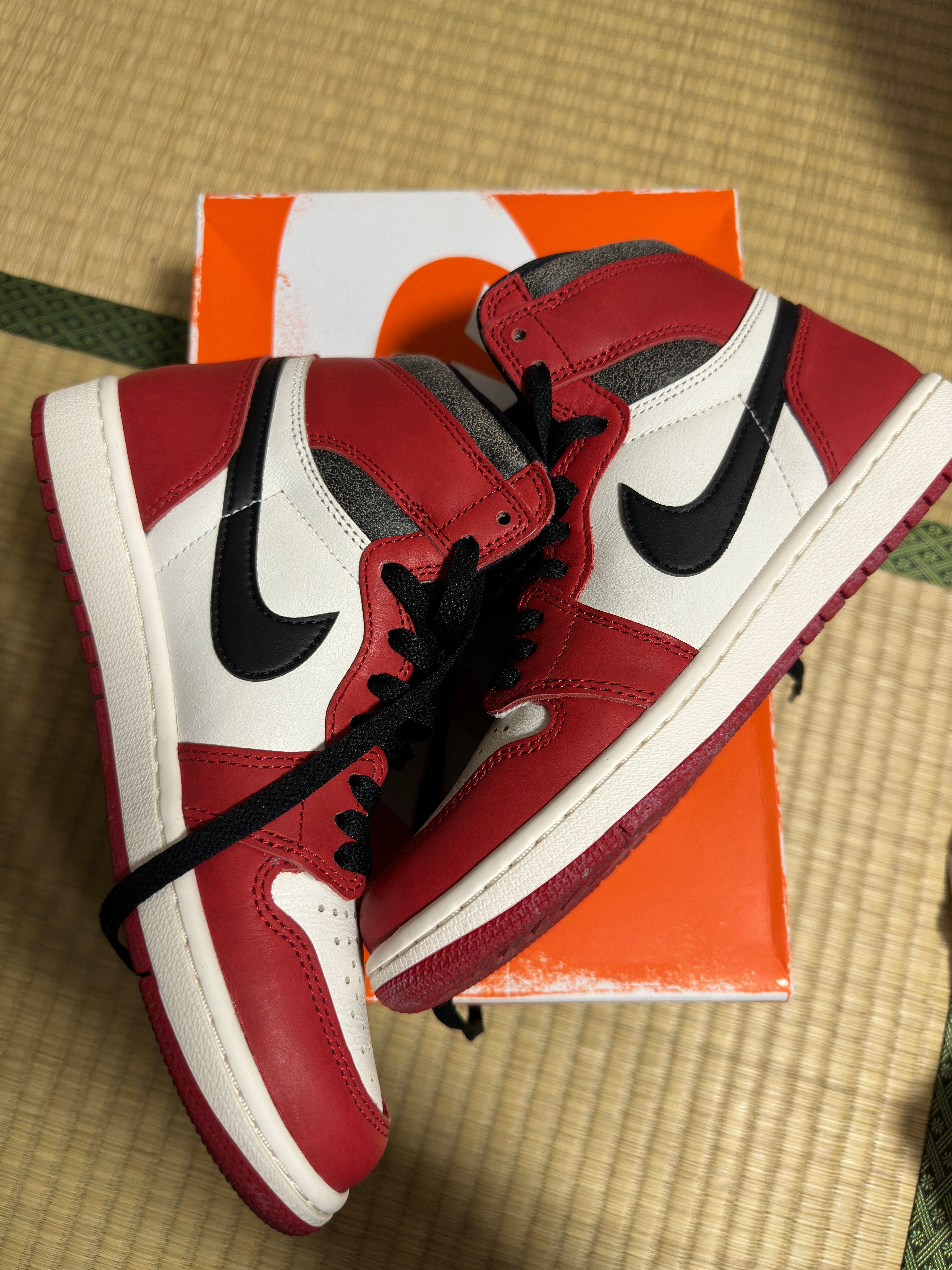 Nike Air Jordan 1 High OG "Lost & Found/Chicago"