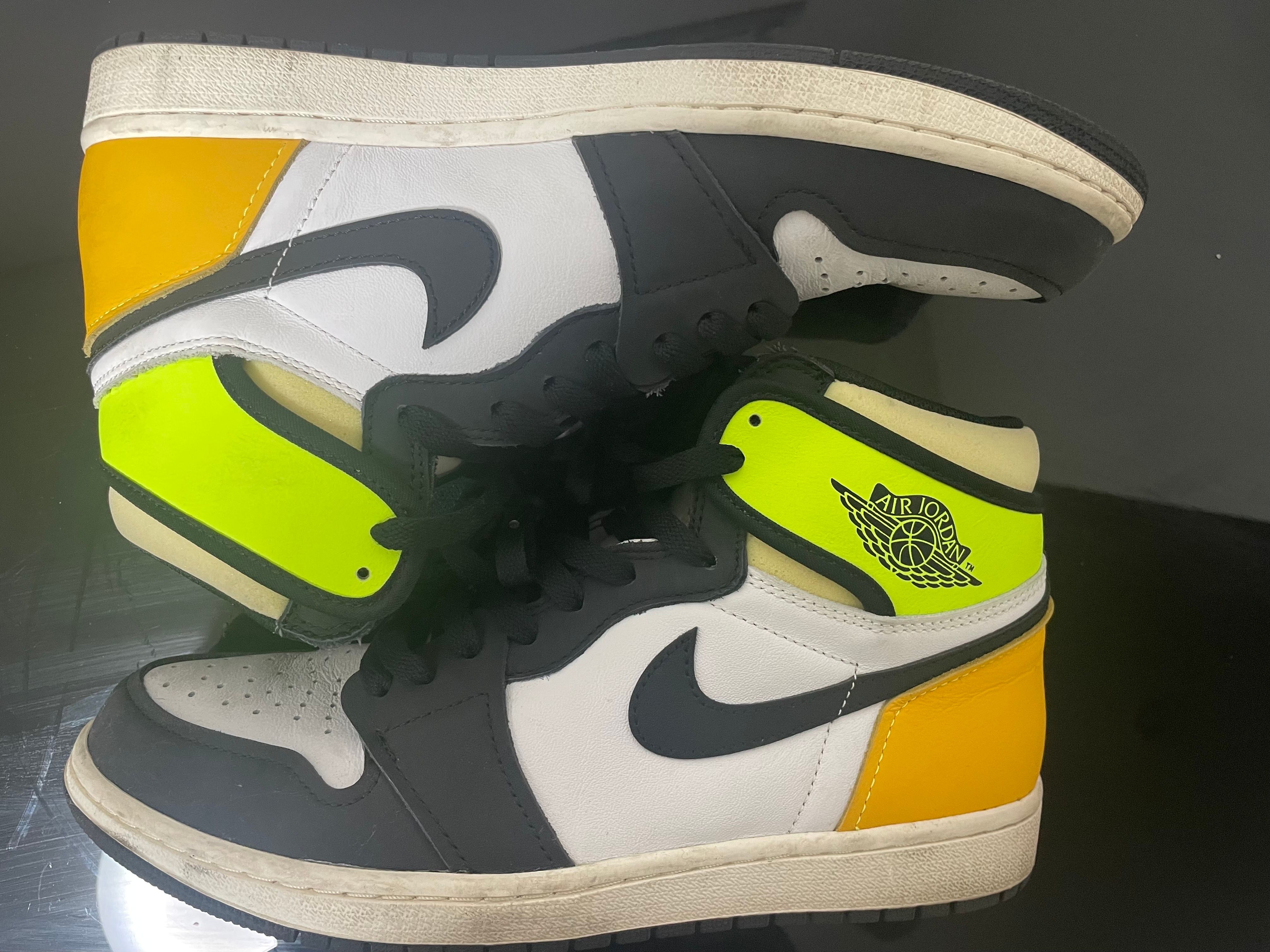 Nike Air Jordan 1 High OG "Volt Gold"