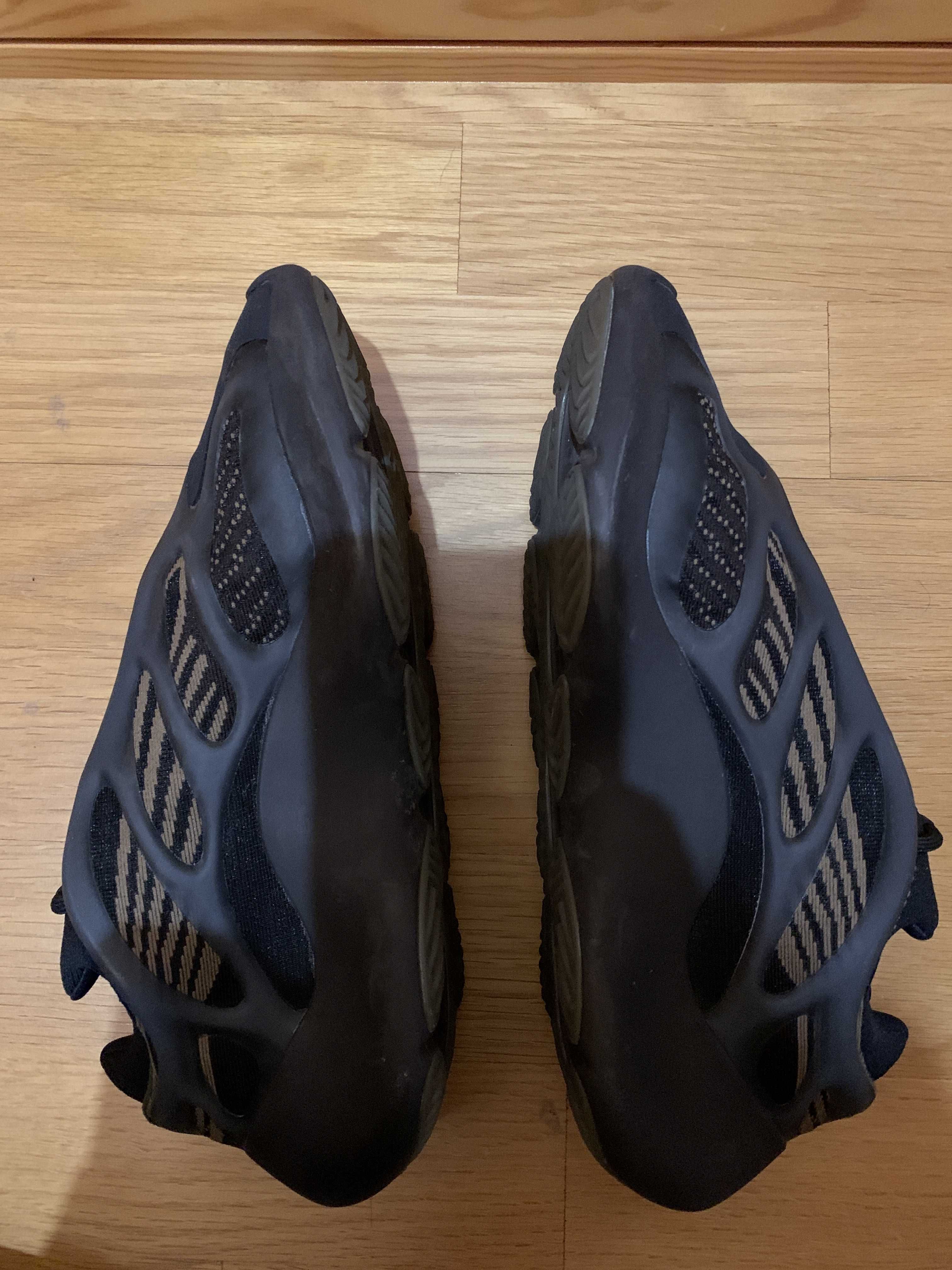 adidas YEEZY 700V3 "Clay Brown"