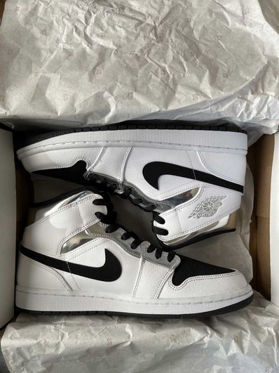 Nike Air Jordan 1 Mid "Alternate Think 16"