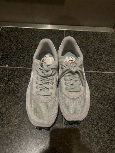 fragment design × sacai × Nike LD Waffle "Light Smoke Grey"