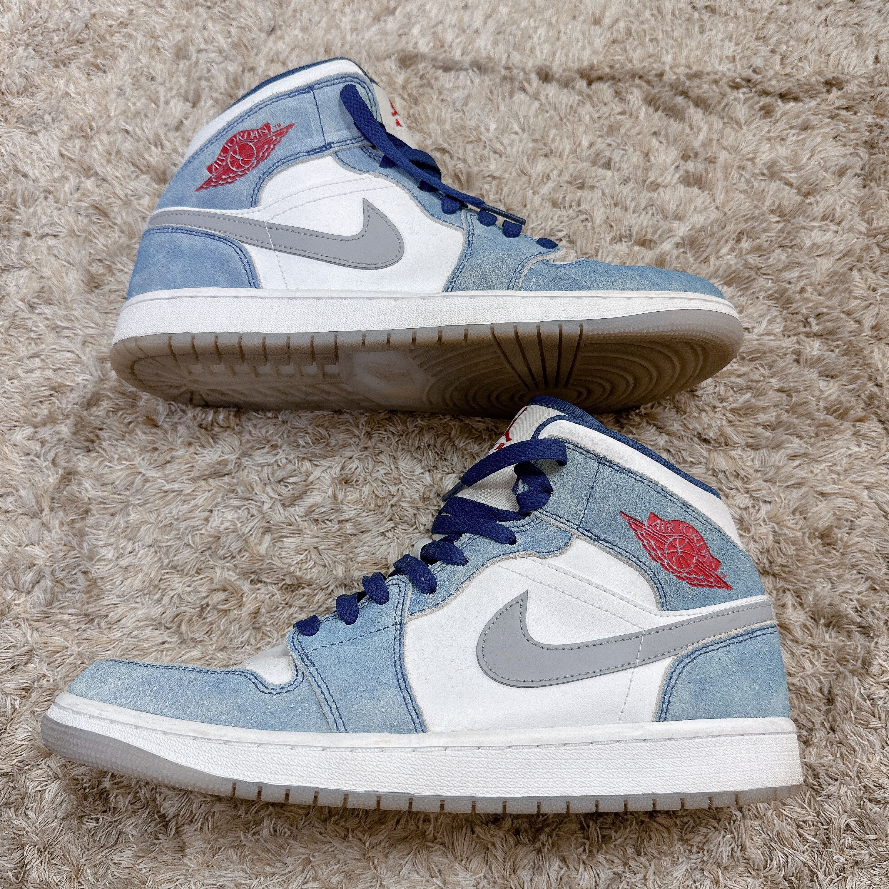 Nike Air Jordan 1 Mid SE "White/Hyper Royal/Red"