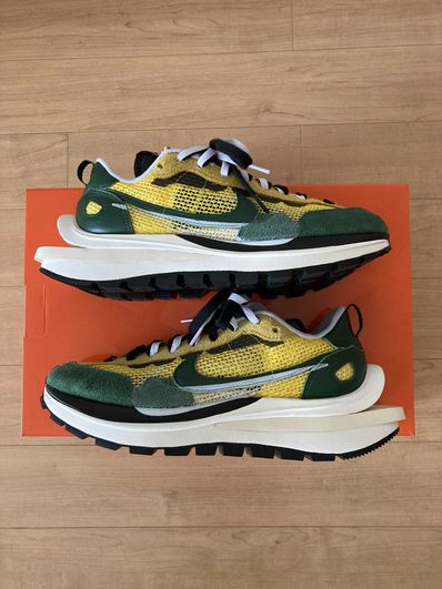 sacai × Nike Vapor Waffle "Tour Yellow/Stadium Green-Sail"