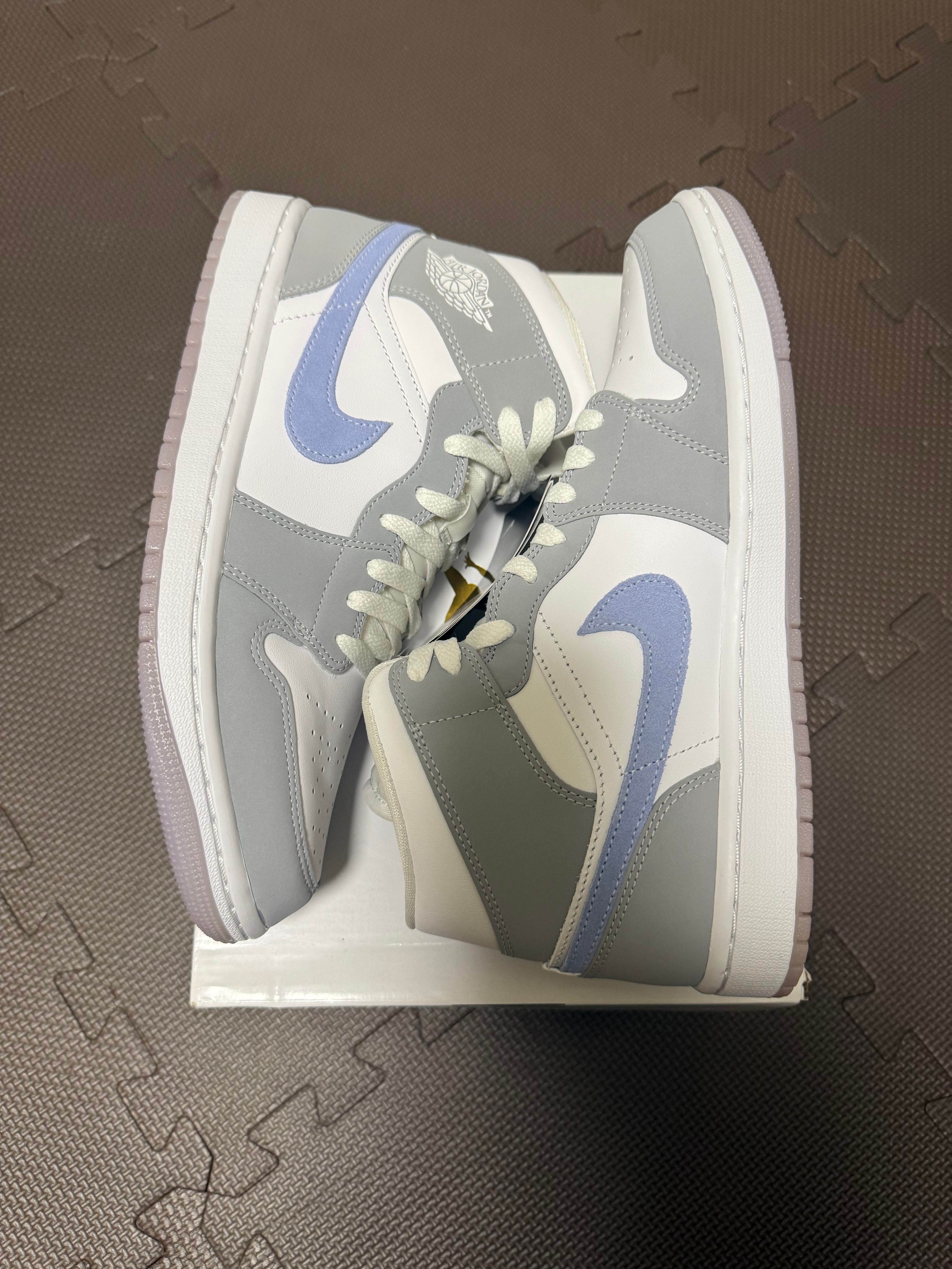 Nike Women's Air Jordan 1 Mid "Wolf Grey"