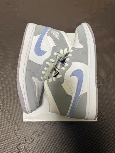 Nike Women's Air Jordan 1 Mid "Wolf Grey"