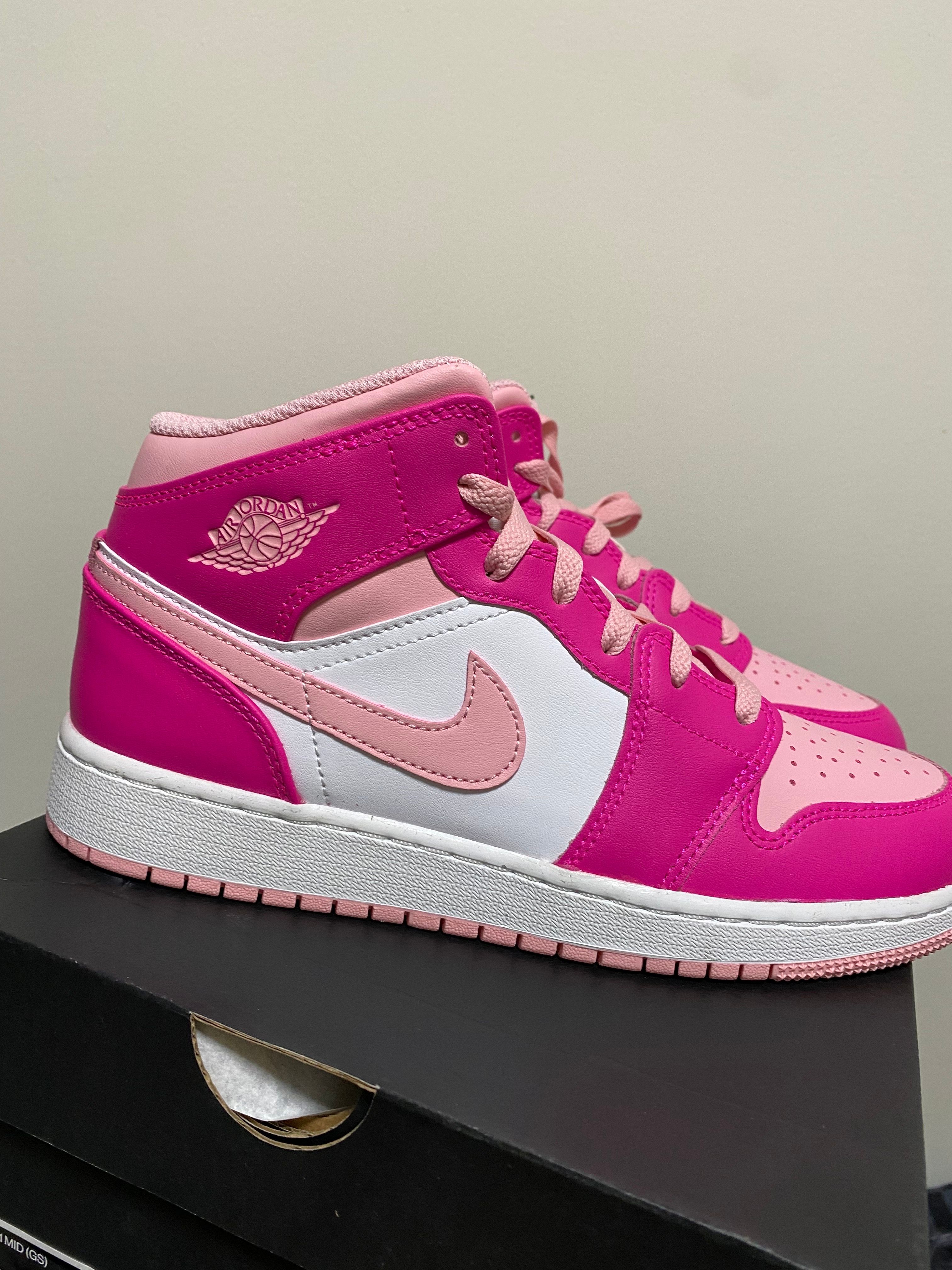 Nike GS Air Jordan 1 Mid "Medium Soft Pink"
