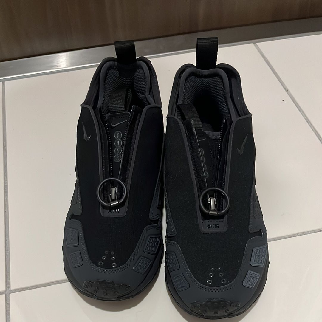 Nike Women's Air Max SNDR GORE-TEX "Black and Dark Smoke Grey"