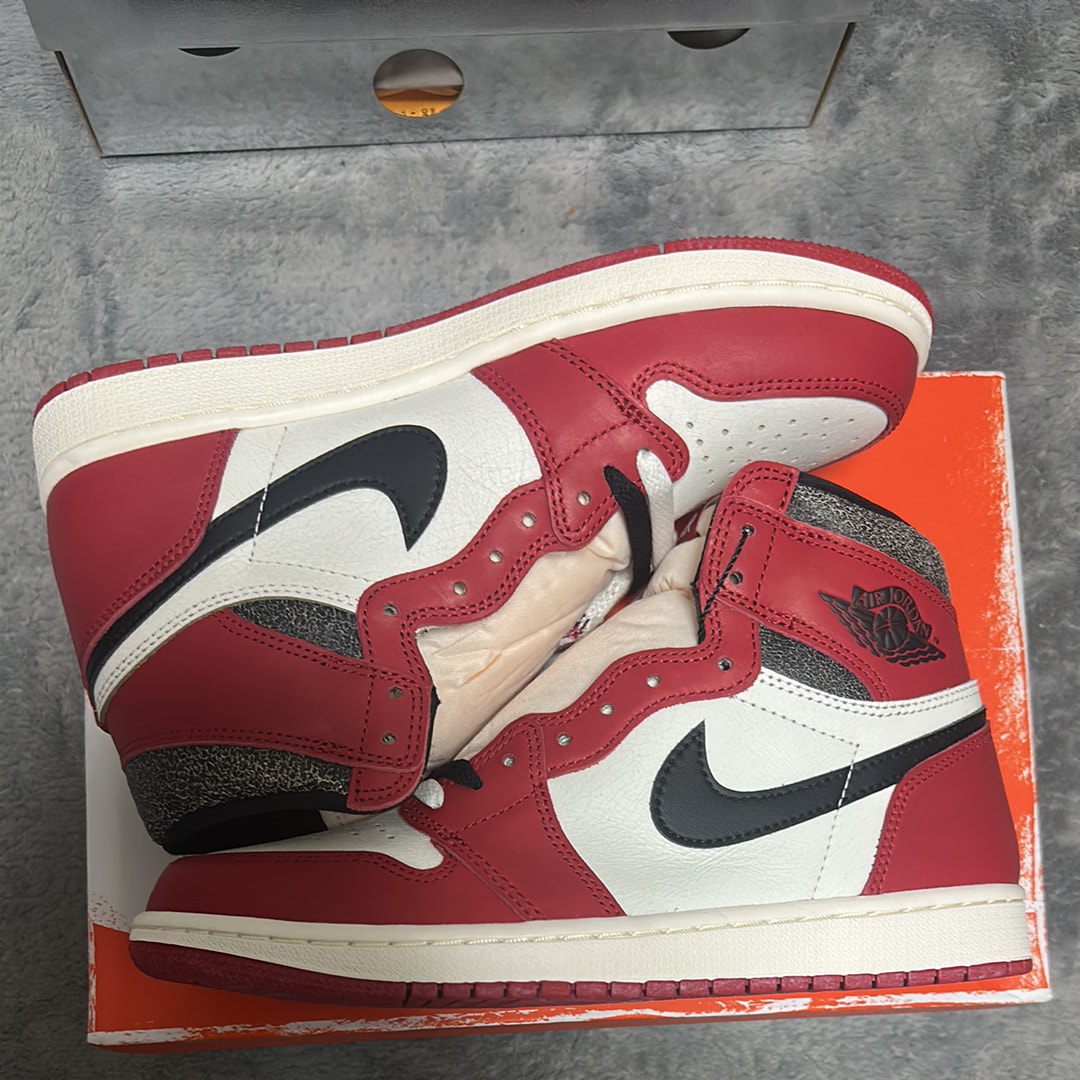 Nike Air Jordan 1 High OG "Lost & Found/Chicago"