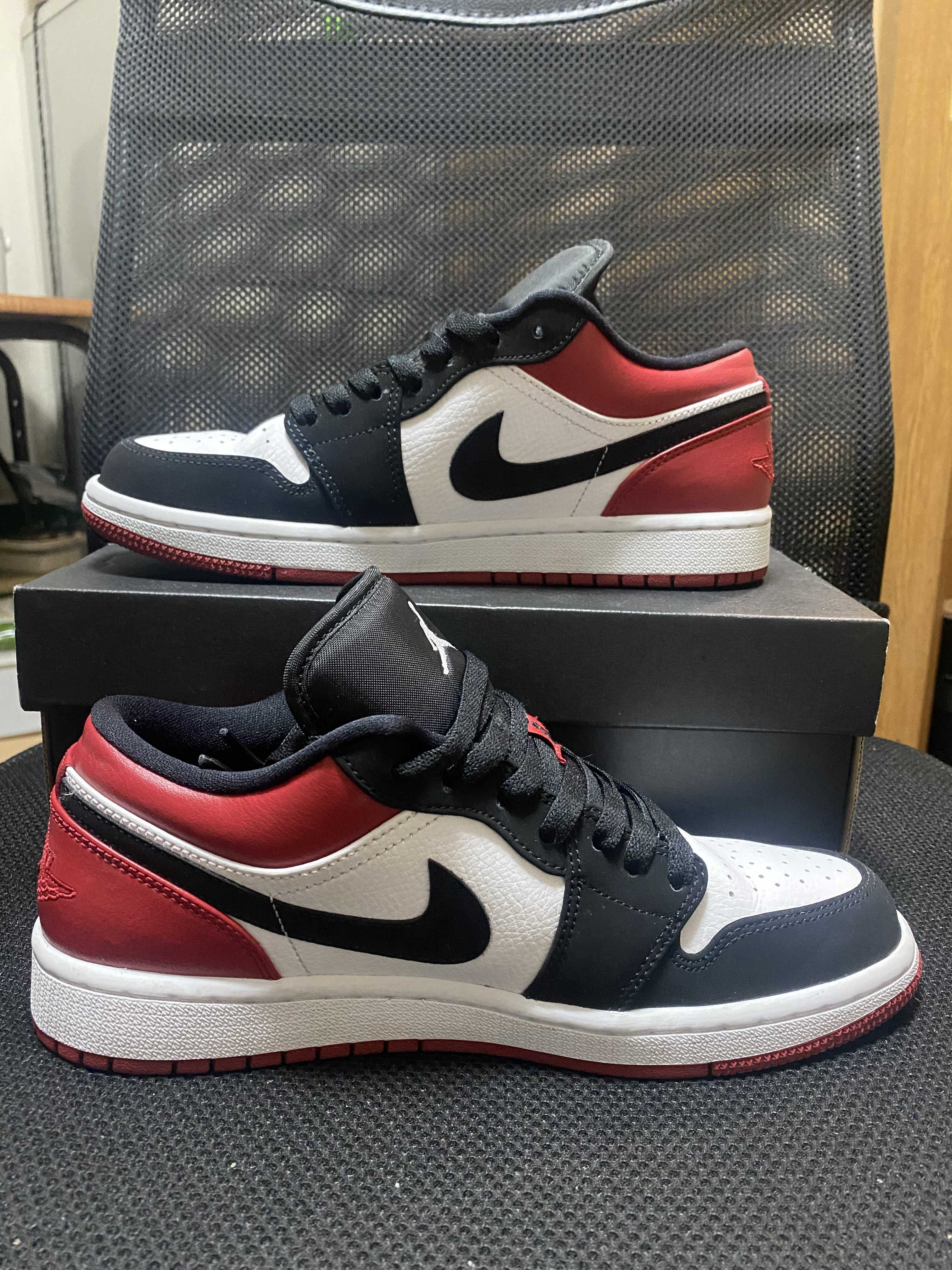 Nike Air Jordan 1 Low "Black Toe"