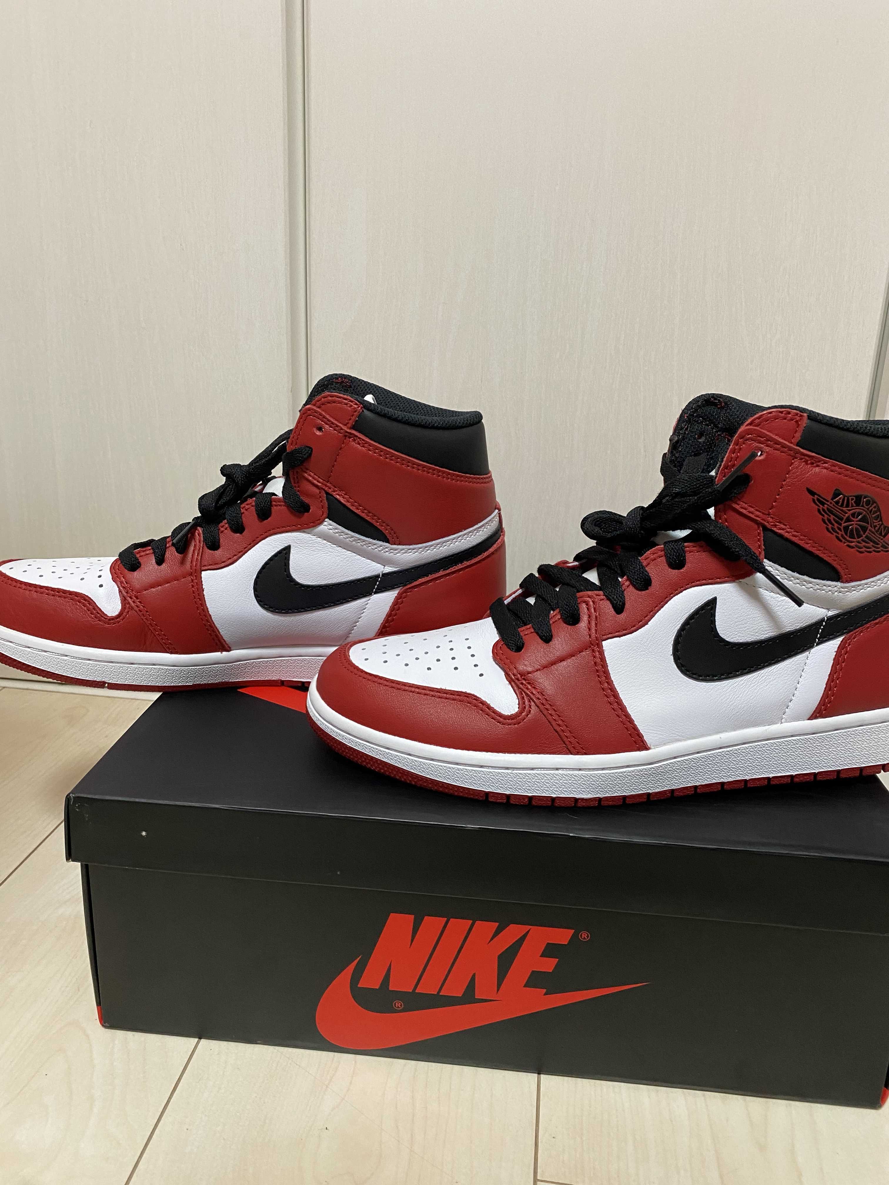 Nike Air Jordan 1 Retro High "Chicago" (2015)