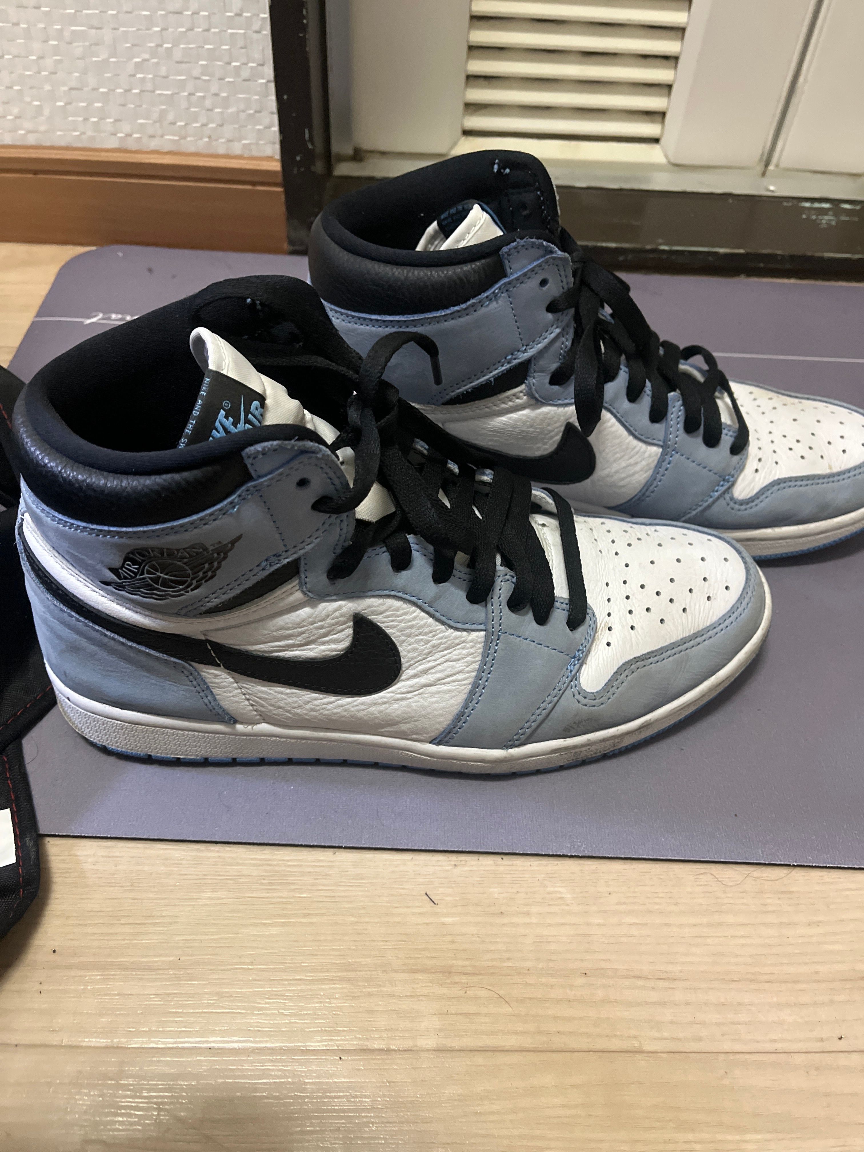 Nike Air Jordan 1 High OG "University Blue"