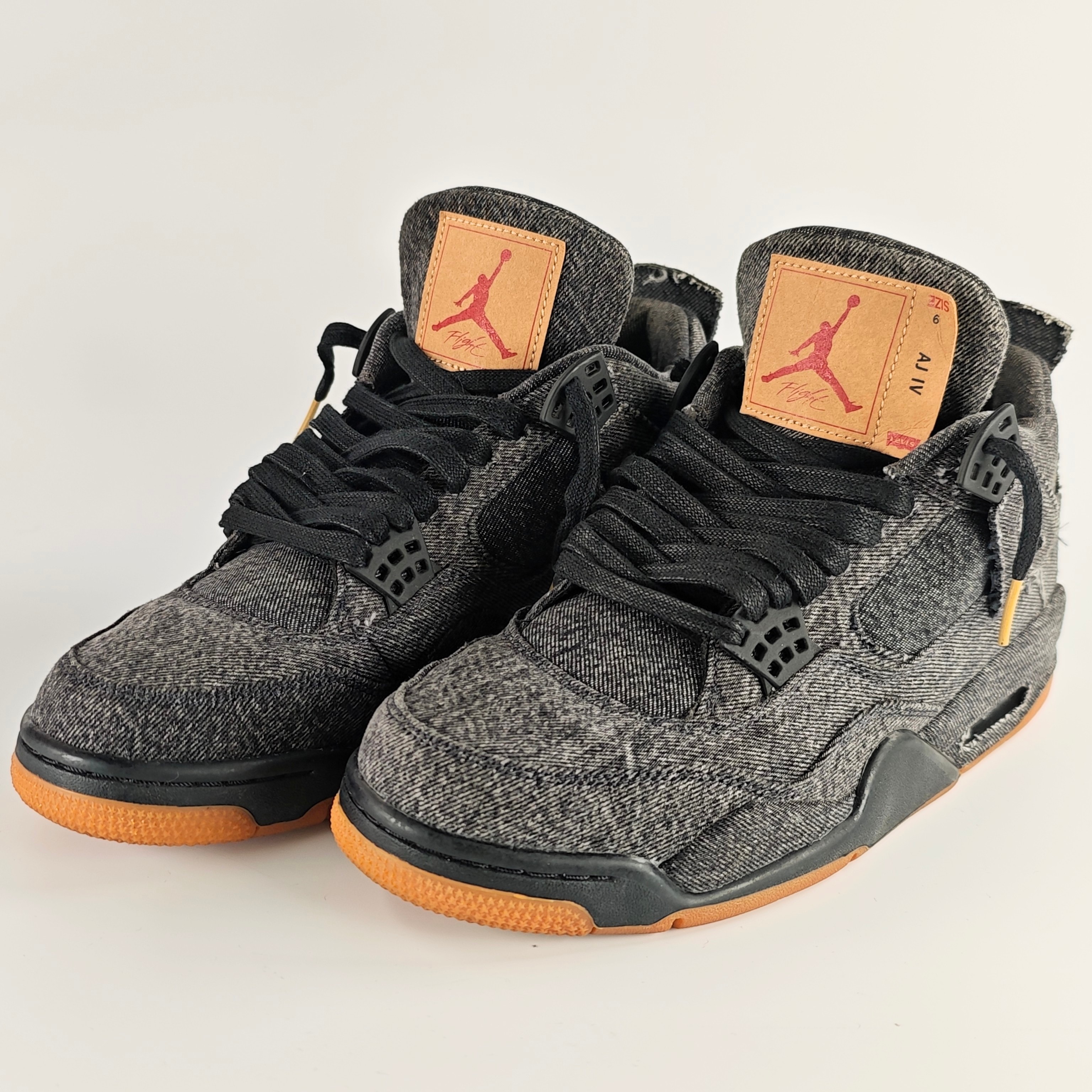 Nike × Levi's Air Jordan 4 "Black Denim" (LEVIS Tab)